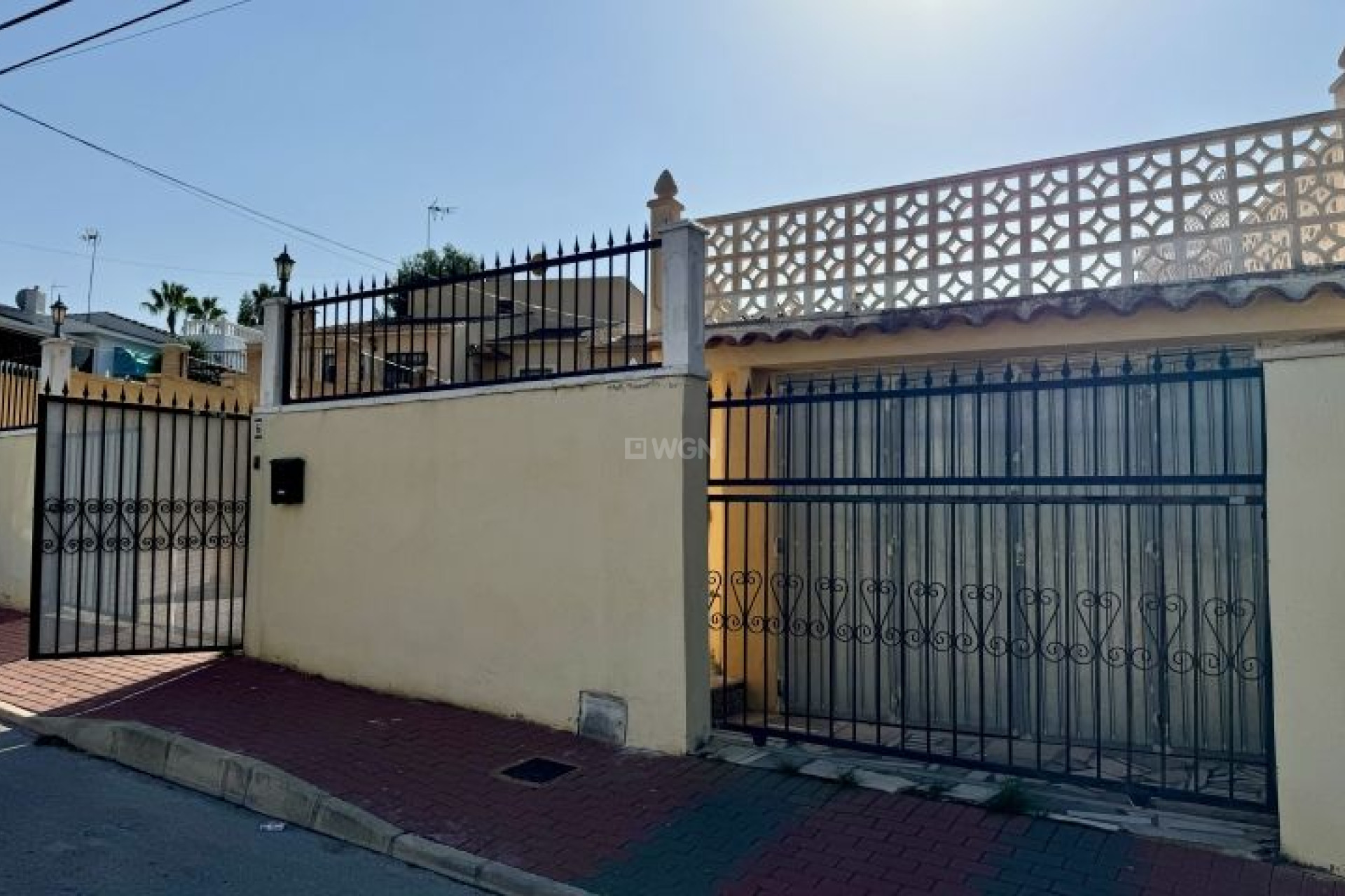 Odsprzedaż - Villa - Los Balcones - Costa Blanca