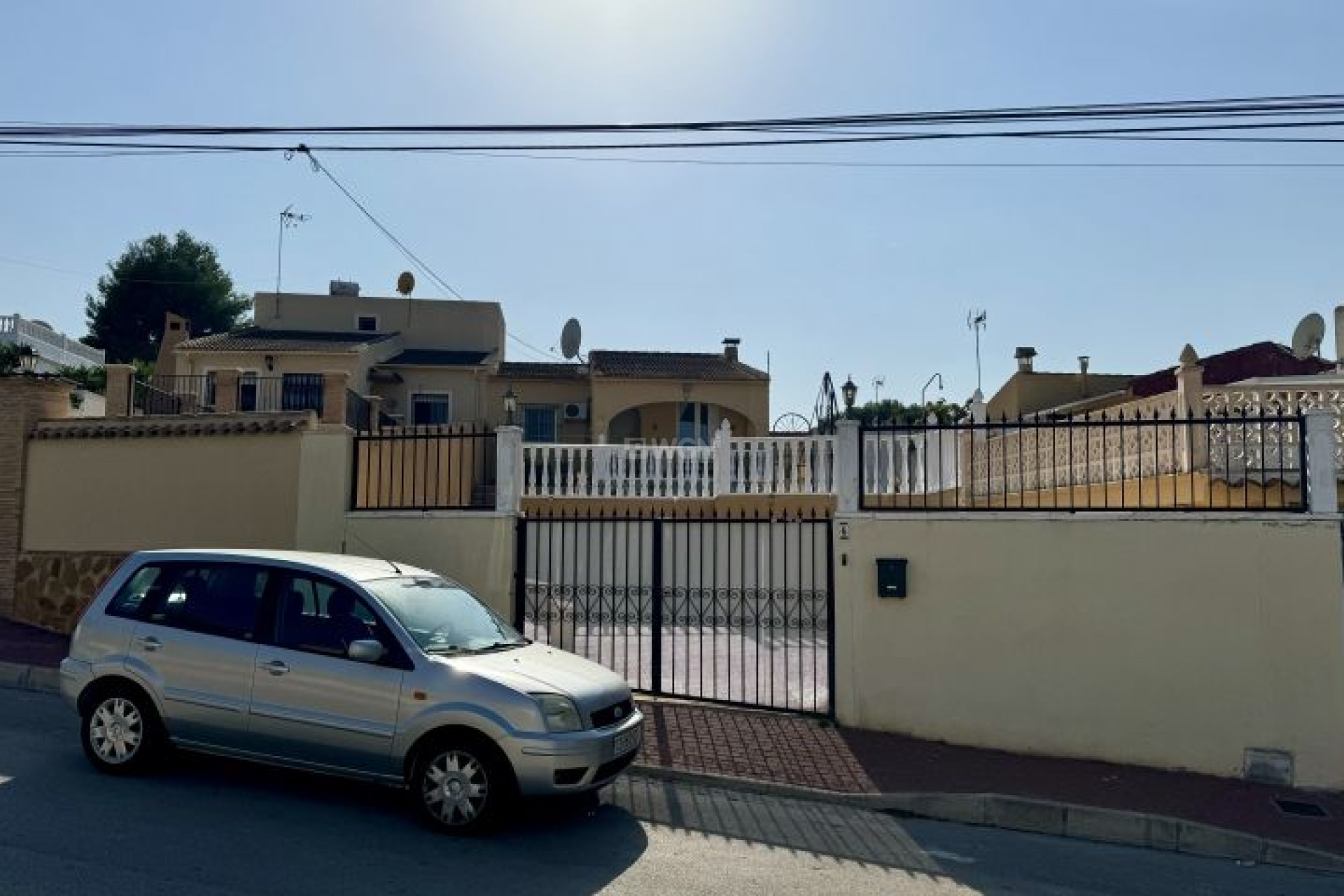 Odsprzedaż - Villa - Los Balcones - Costa Blanca