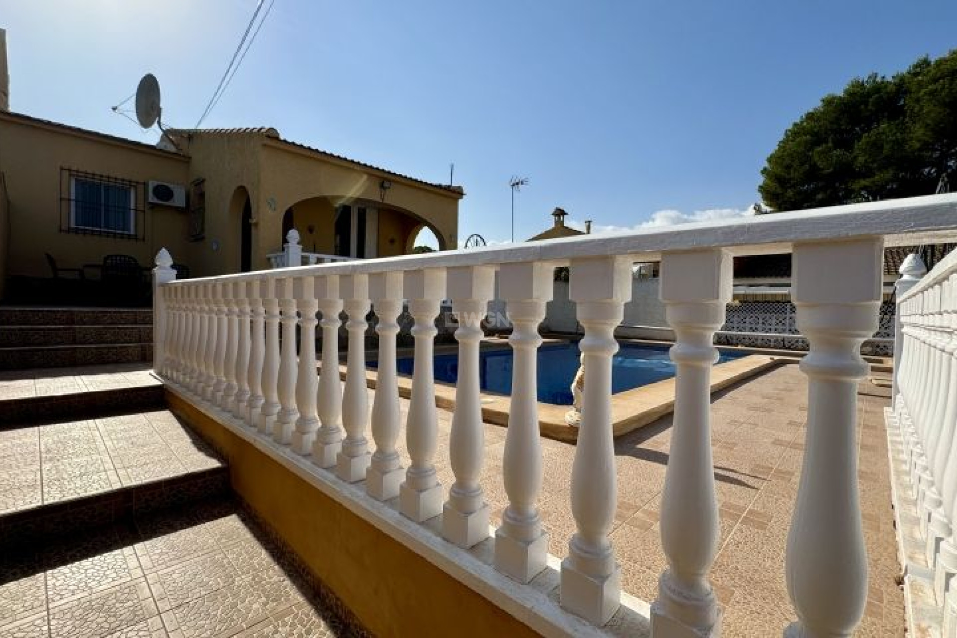 Odsprzedaż - Villa - Los Balcones - Costa Blanca