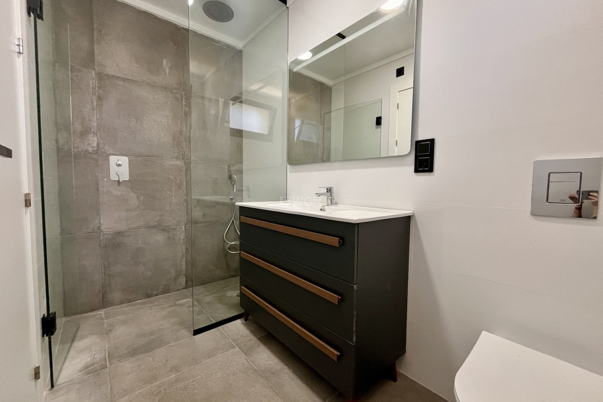 Odsprzedaż - Villa - Los Balcones - Costa Blanca