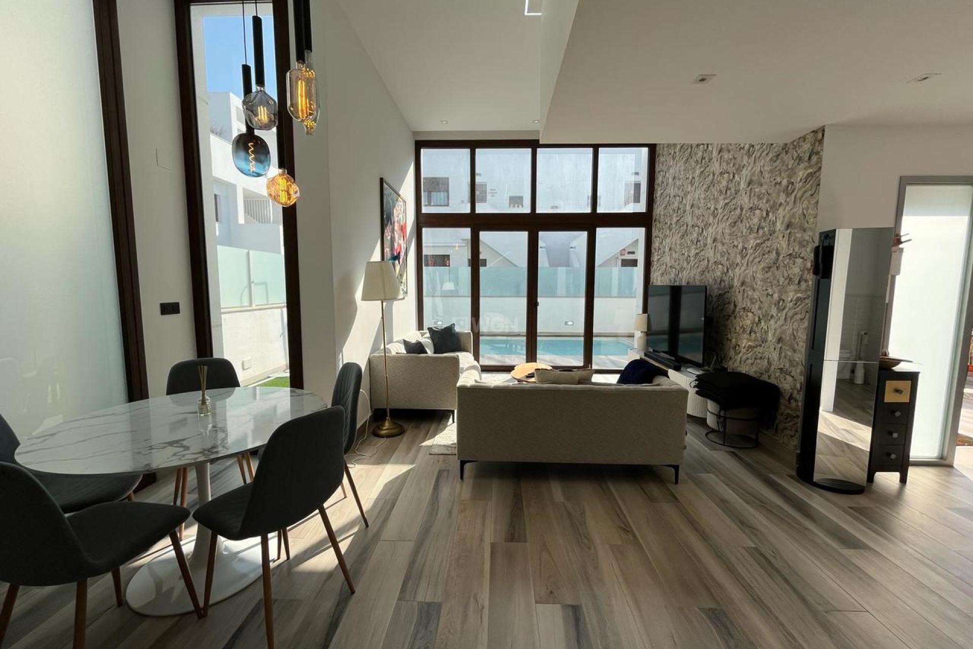 Odsprzedaż - Villa - Los Balcones - Costa Blanca