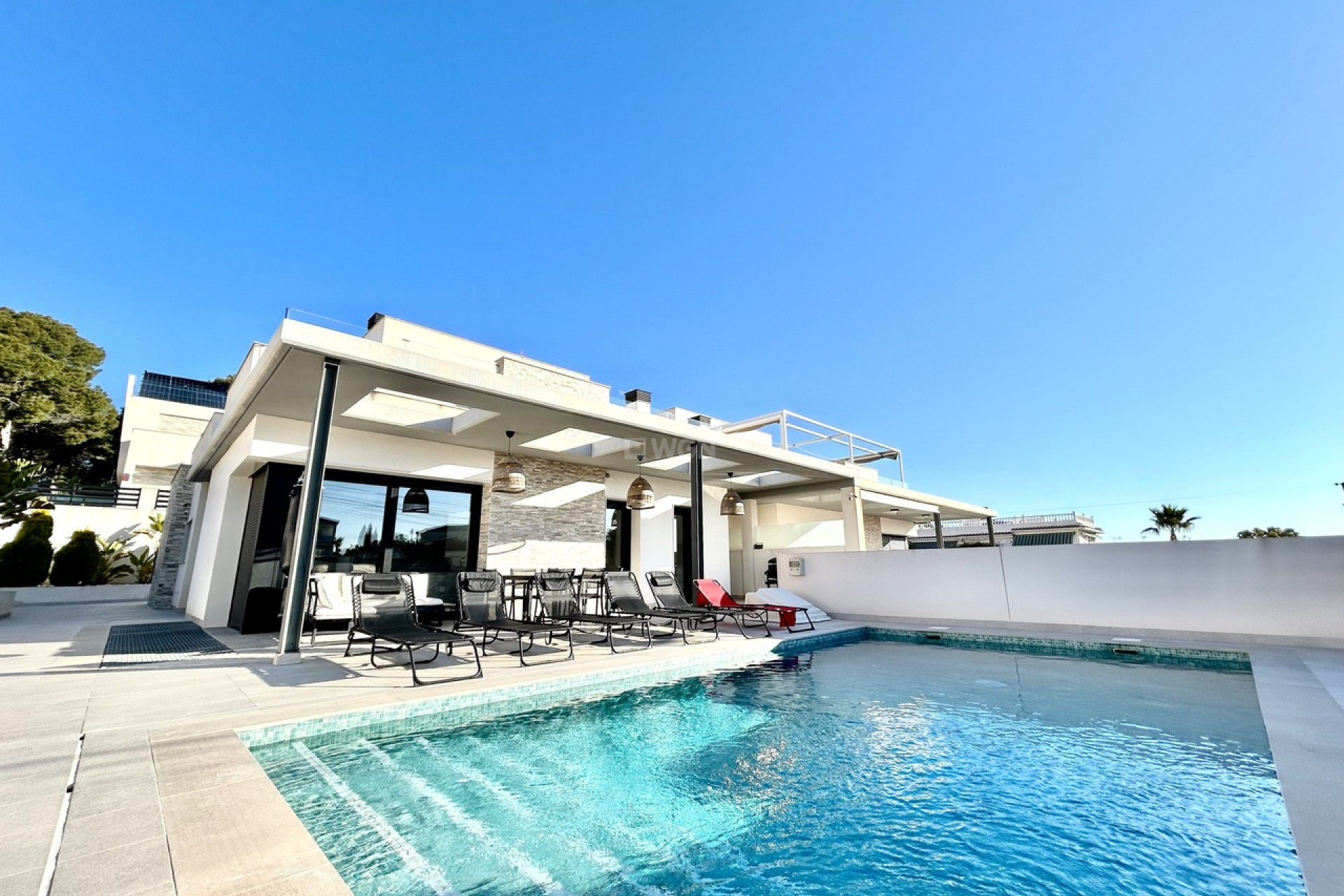 Odsprzedaż - Villa - Los Balcones - Costa Blanca