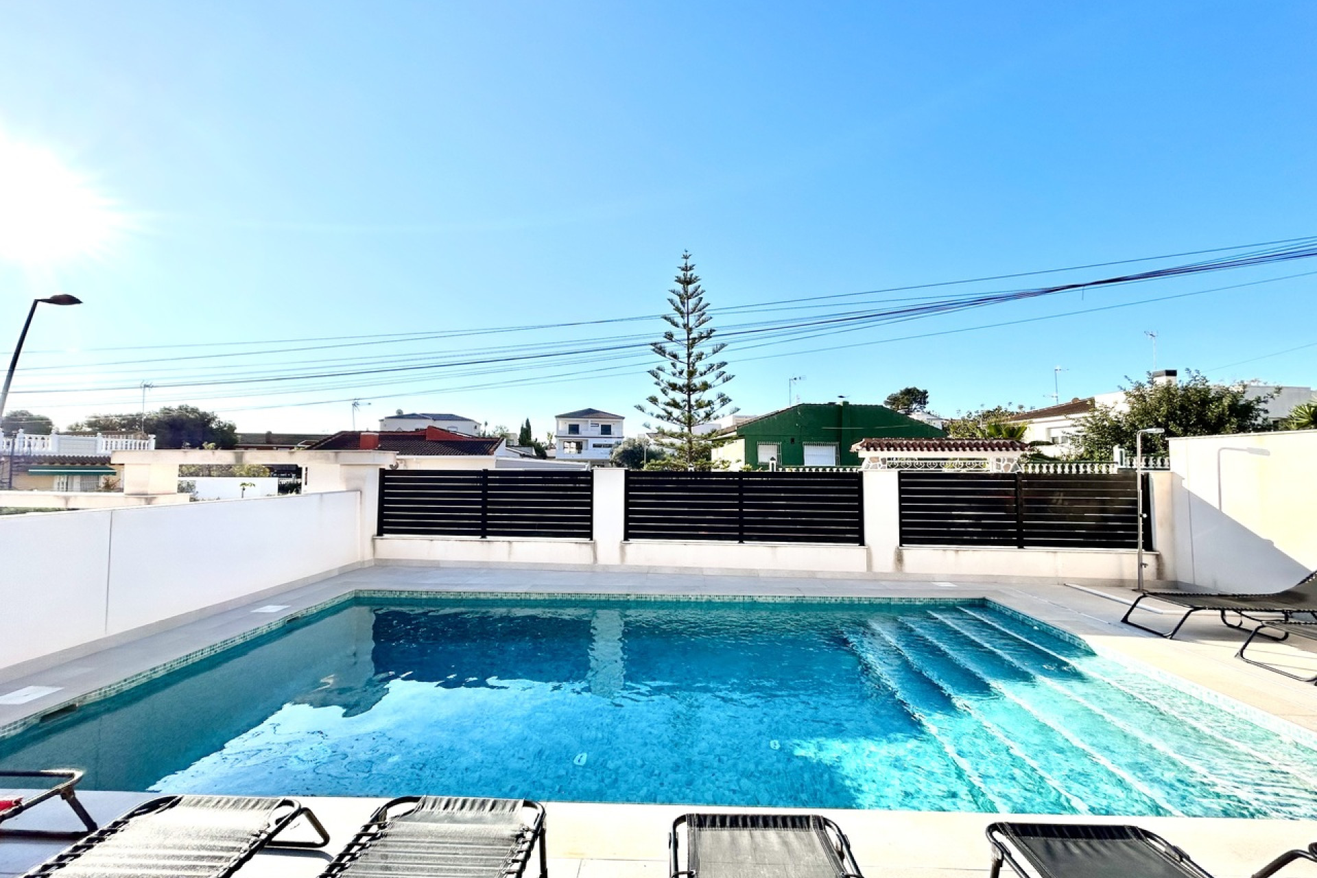 Odsprzedaż - Villa - Los Balcones - Costa Blanca