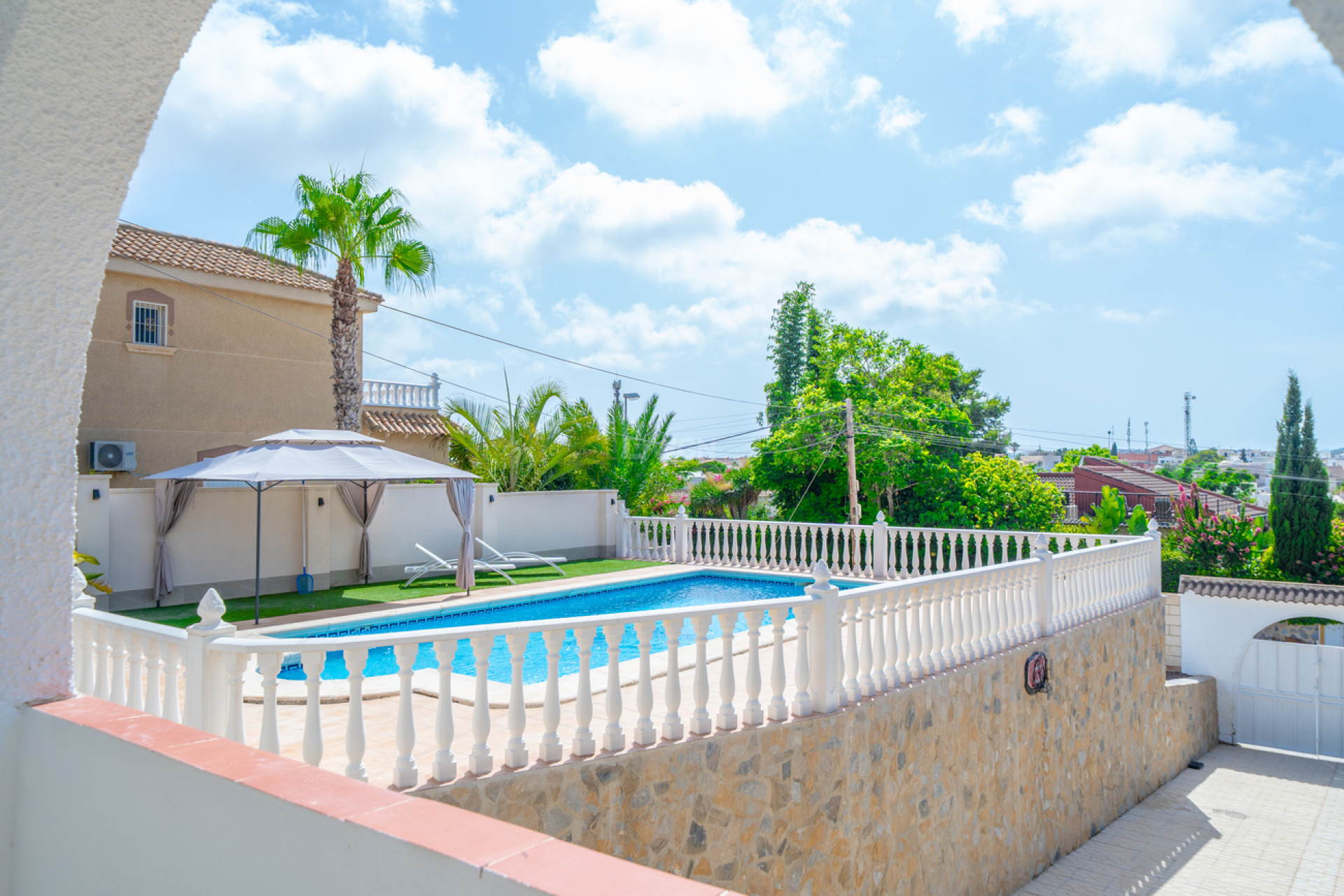 Odsprzedaż - Villa - Los Balcones - Costa Blanca