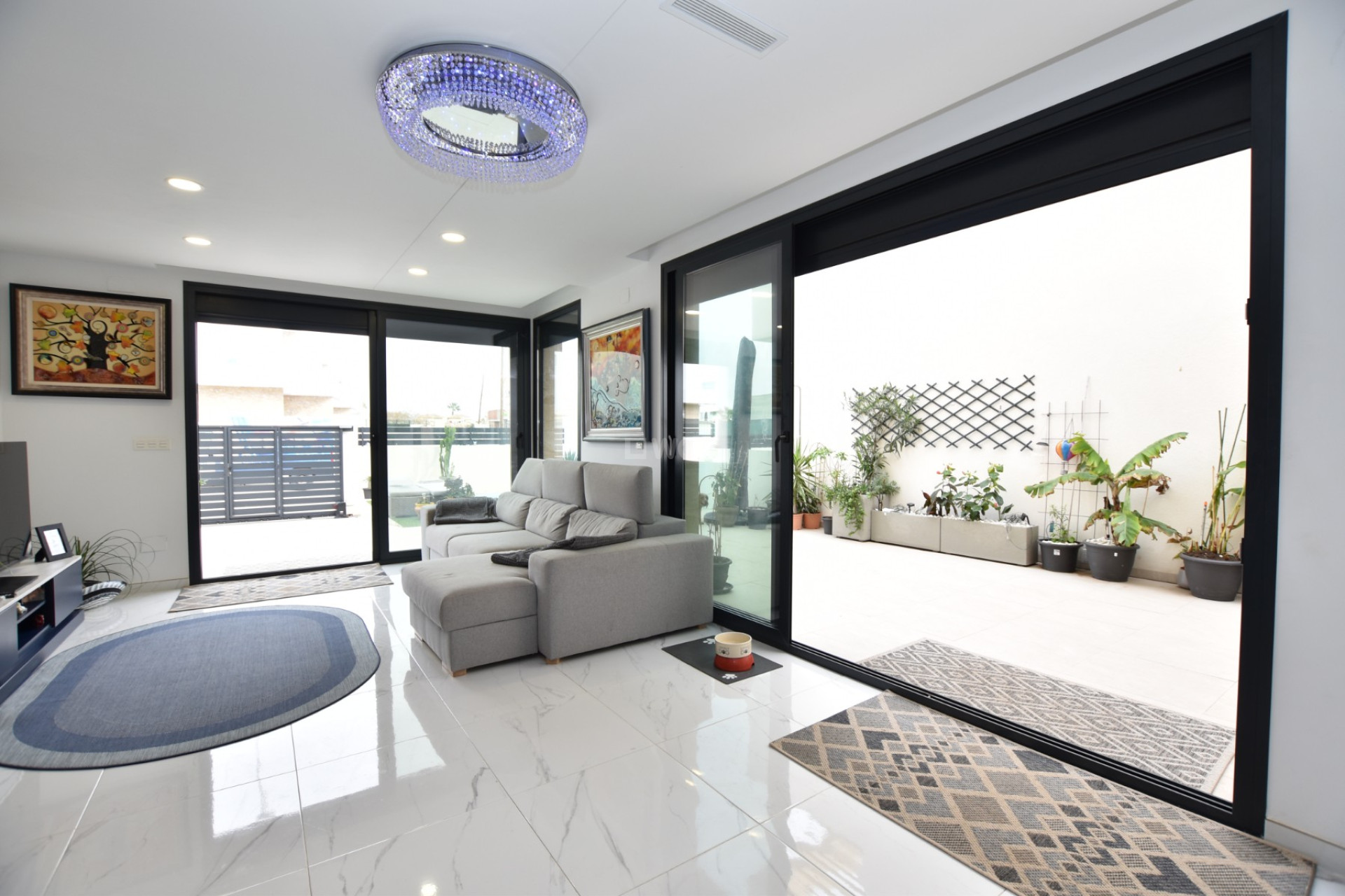 Odsprzedaż - Villa - Los Montesinos - Costa Blanca