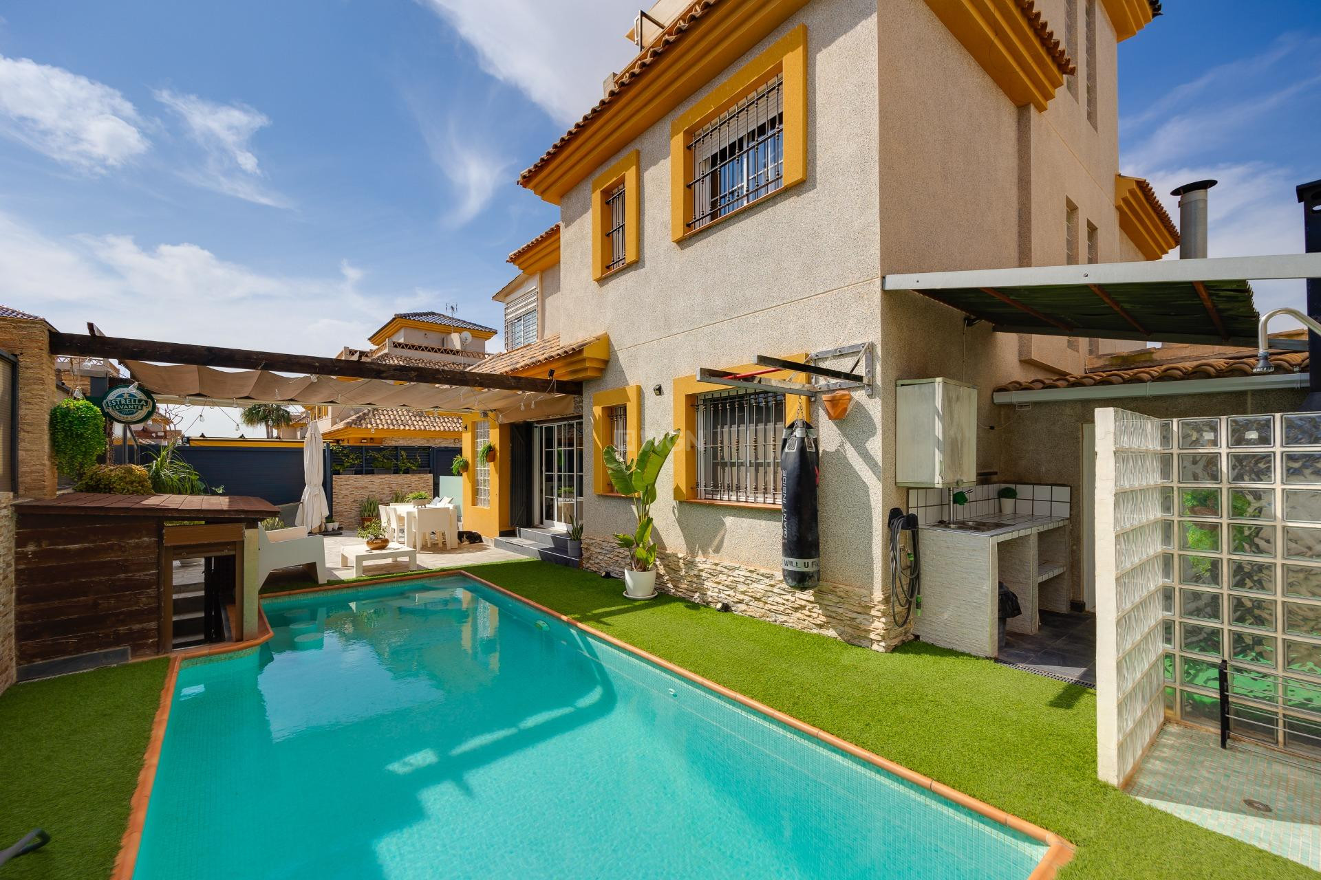 Odsprzedaż - Villa - Los Montesinos - La Herrada