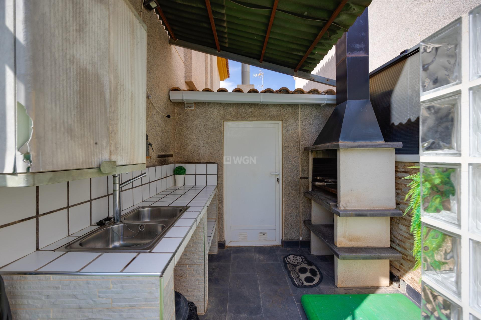 Odsprzedaż - Villa - Los Montesinos - La Herrada