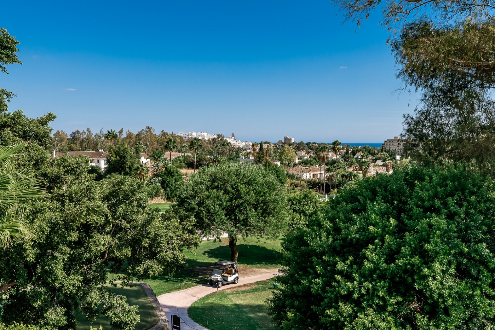 Odsprzedaż - Villa - Nueva Andalucía - Costa del Sol