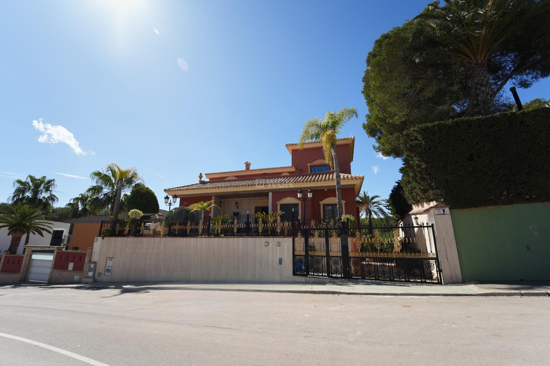 Odsprzedaż - Villa - Orihuela Costa - Campoamor