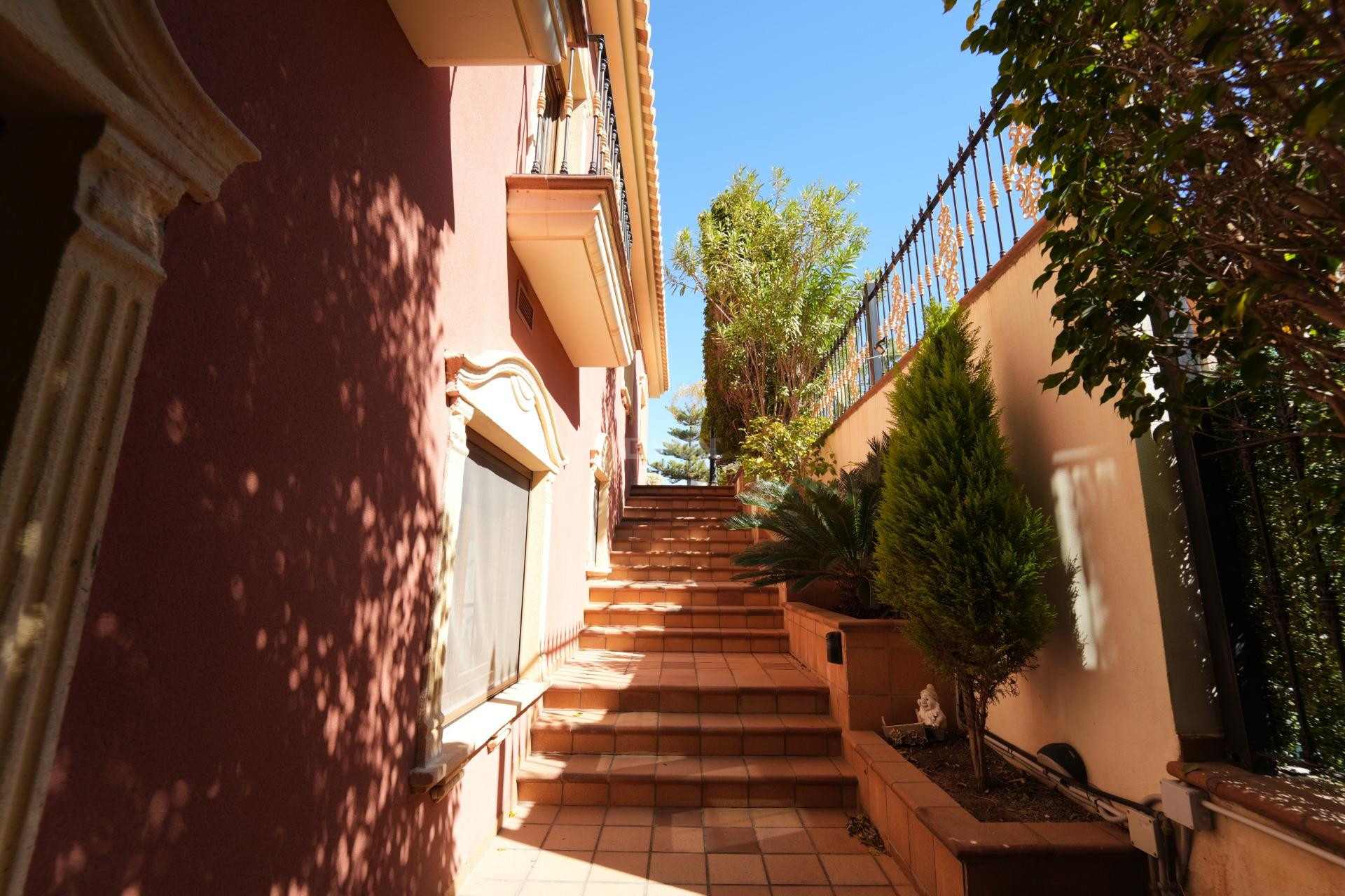 Odsprzedaż - Villa - Orihuela Costa - Campoamor