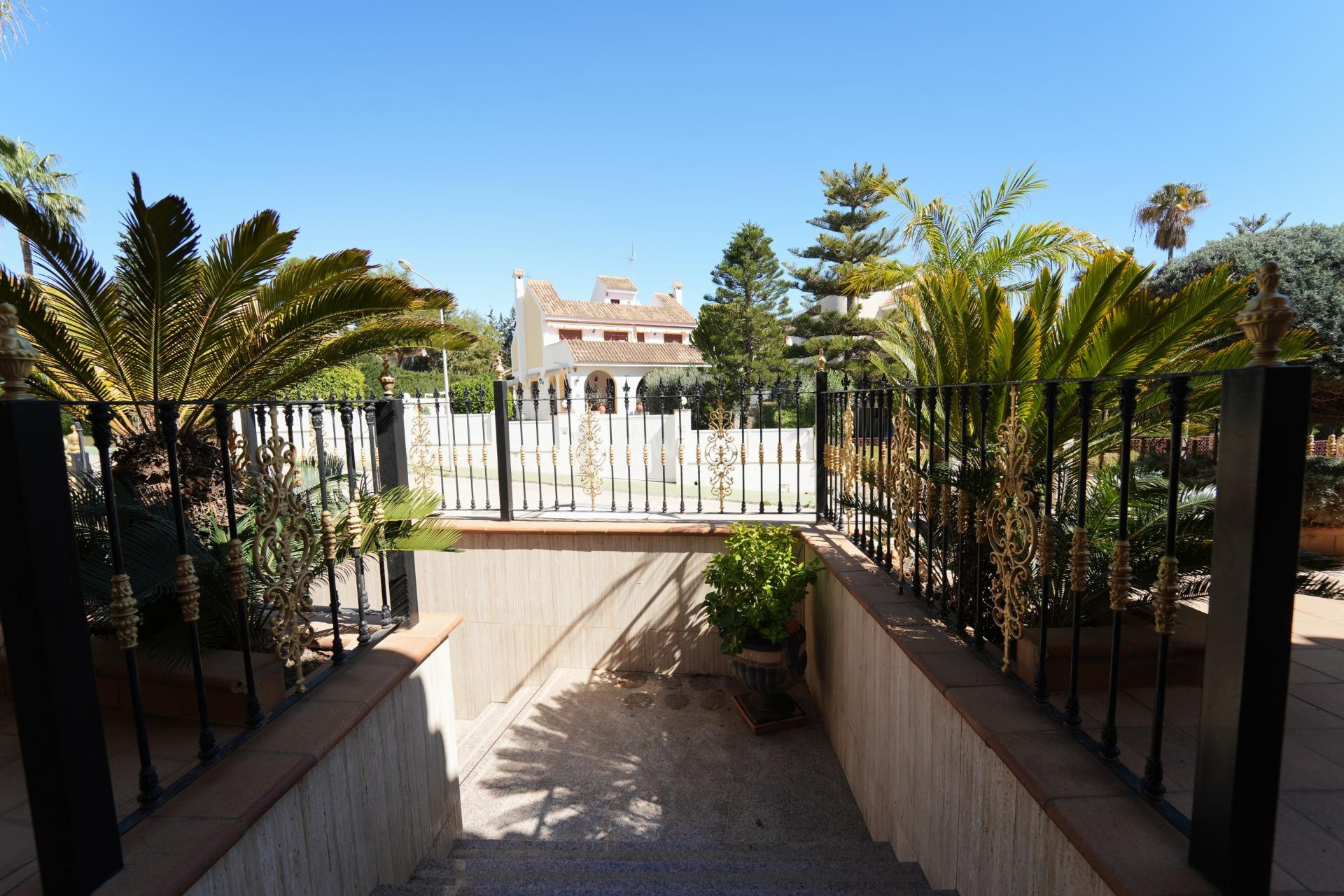 Odsprzedaż - Villa - Orihuela Costa - Campoamor