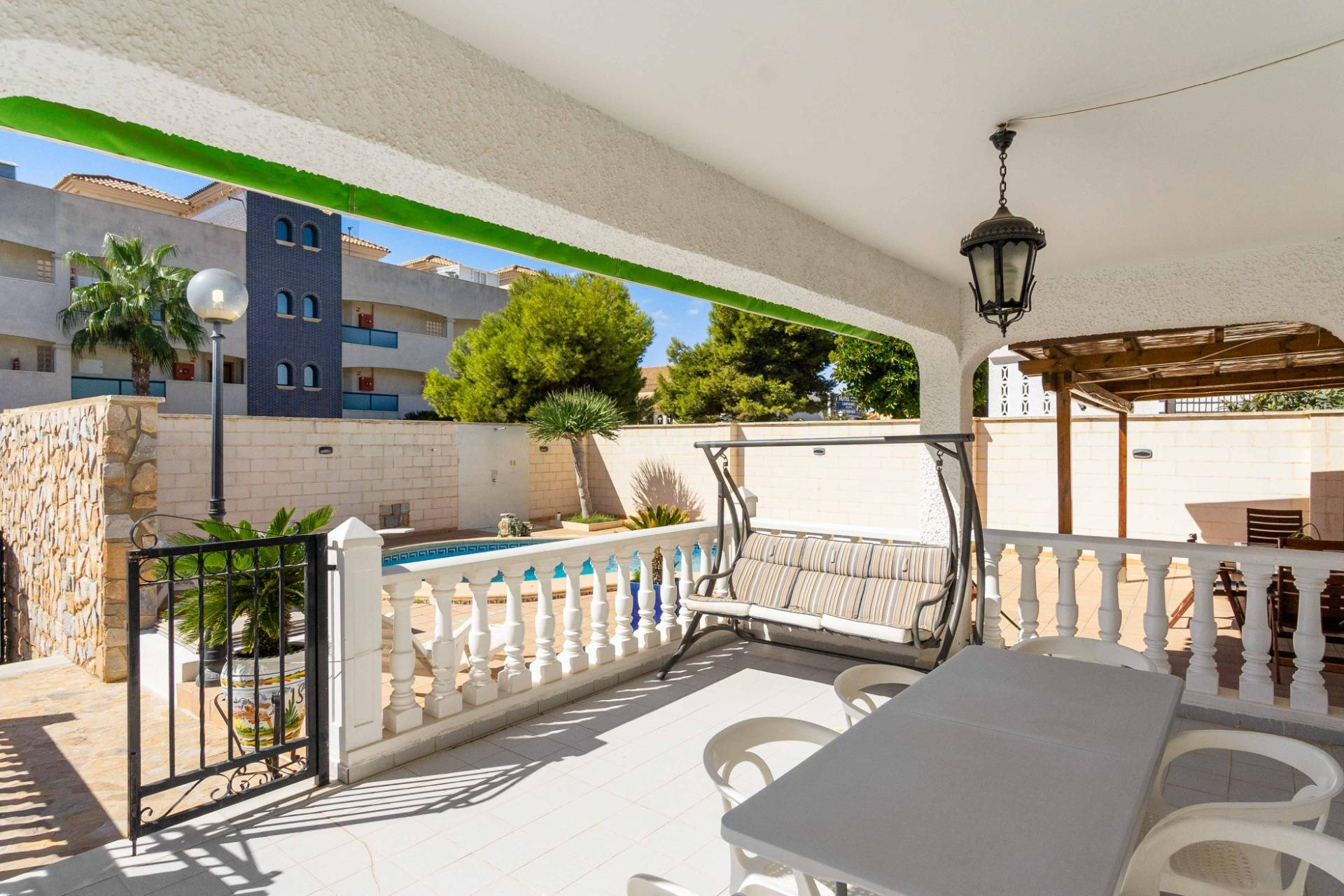 Odsprzedaż - Villa - Orihuela Costa - La Zenia