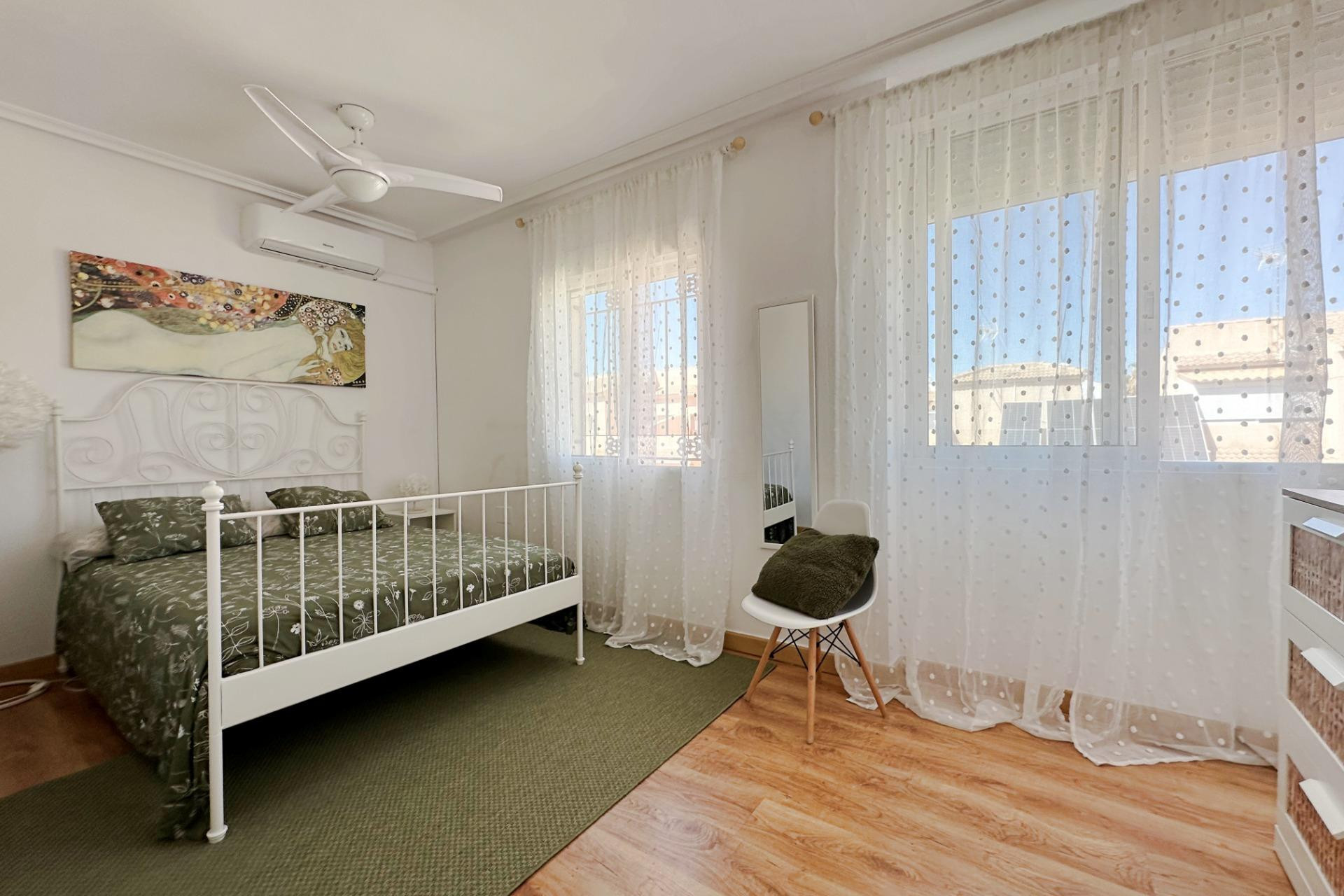 Odsprzedaż - Villa - Orihuela Costa - La Zenia