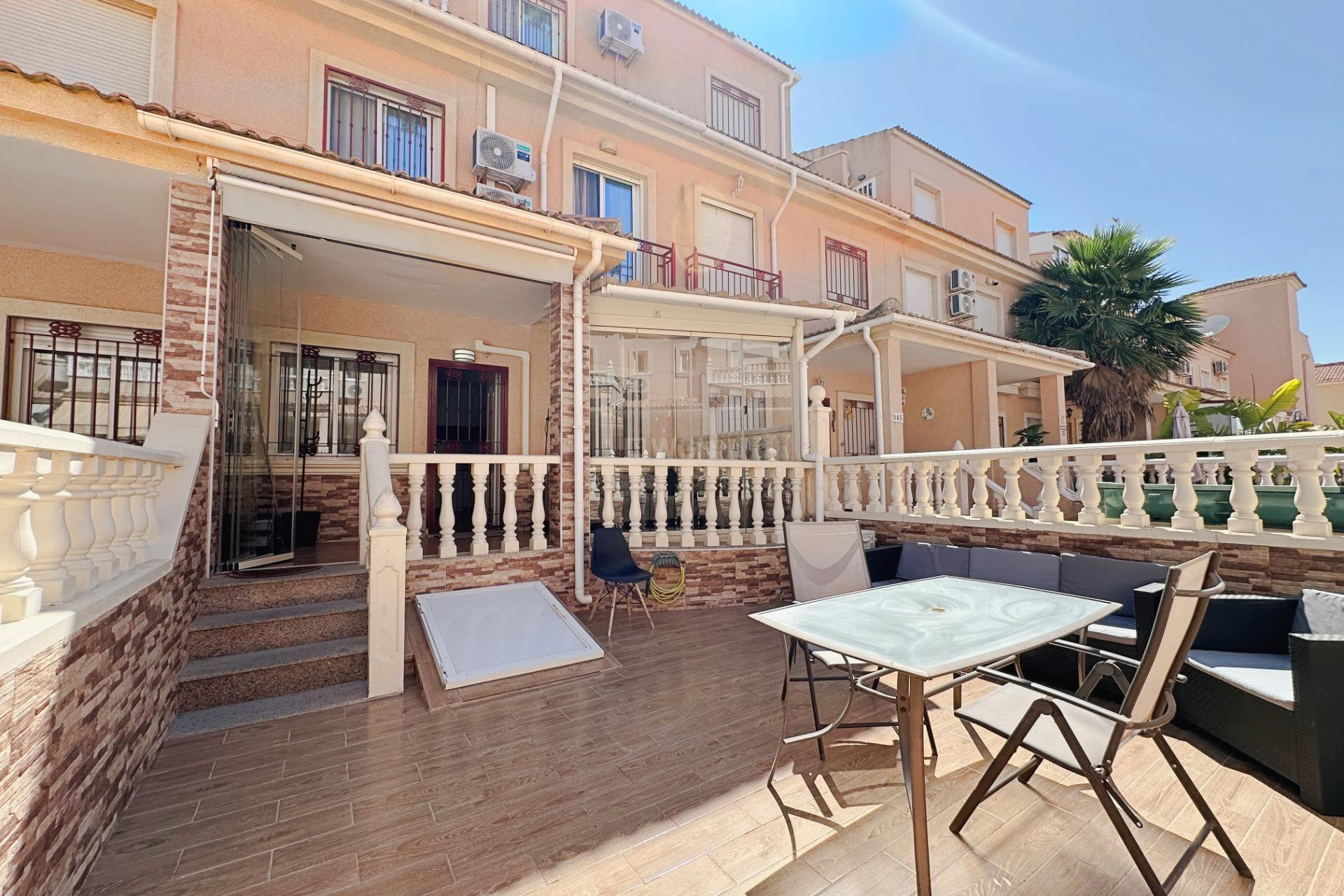 Odsprzedaż - Villa - Orihuela Costa - La Zenia