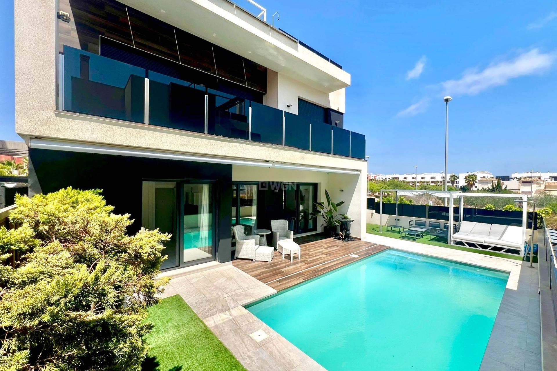 Odsprzedaż - Villa - Orihuela Costa - Lomas de Cabo Roig