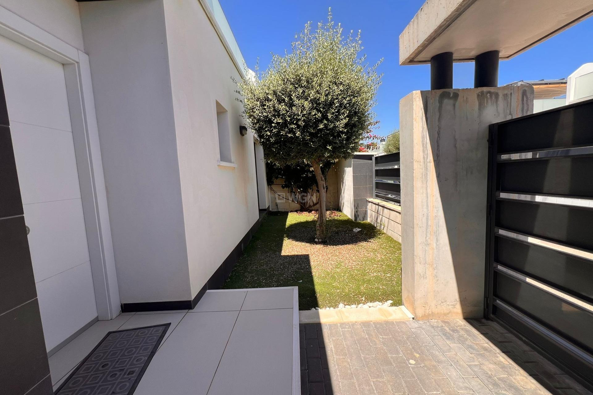 Odsprzedaż - Villa - Orihuela Costa - Lomas de Cabo Roig