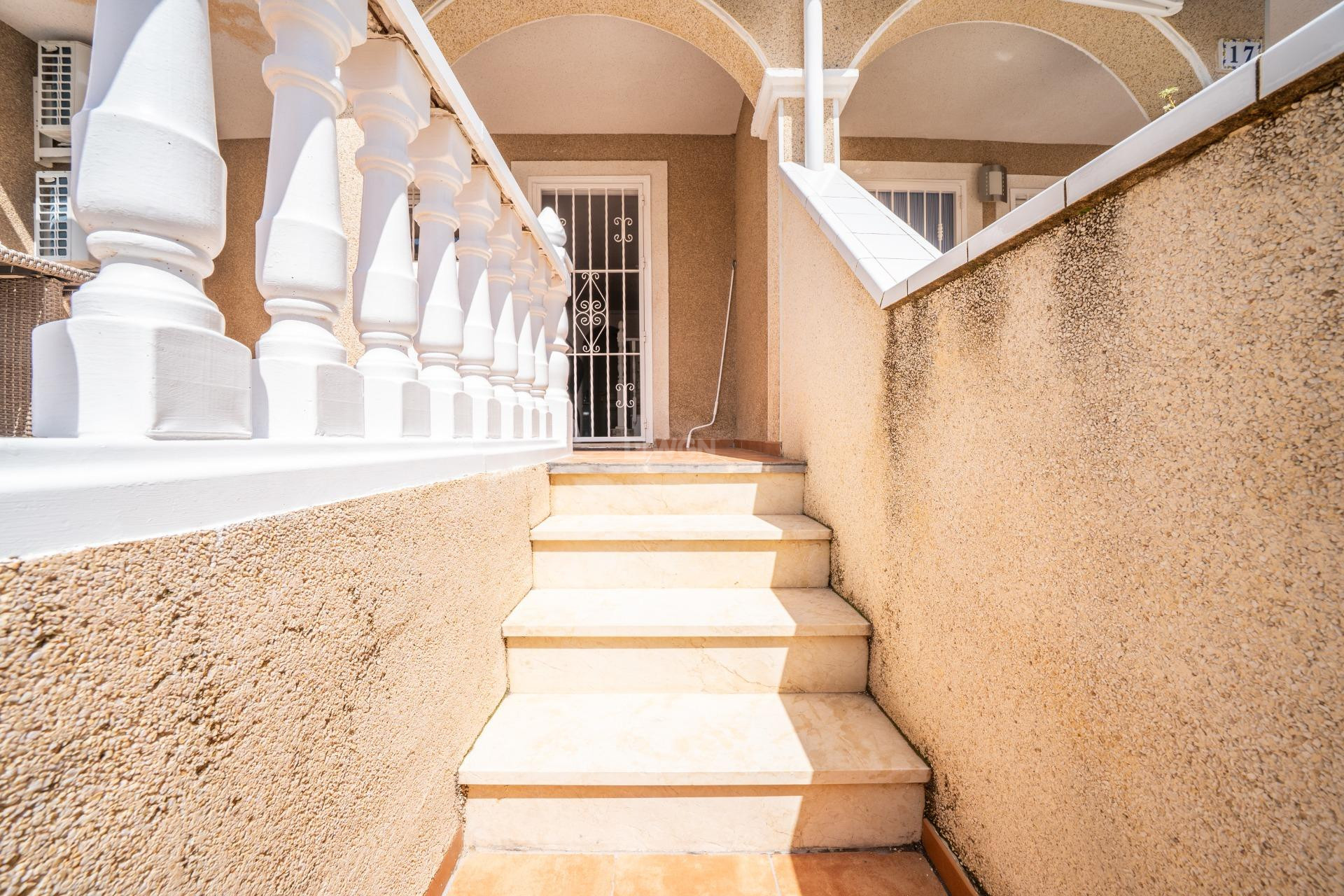 Odsprzedaż - Villa - Orihuela Costa - Los Almendros-la Florida