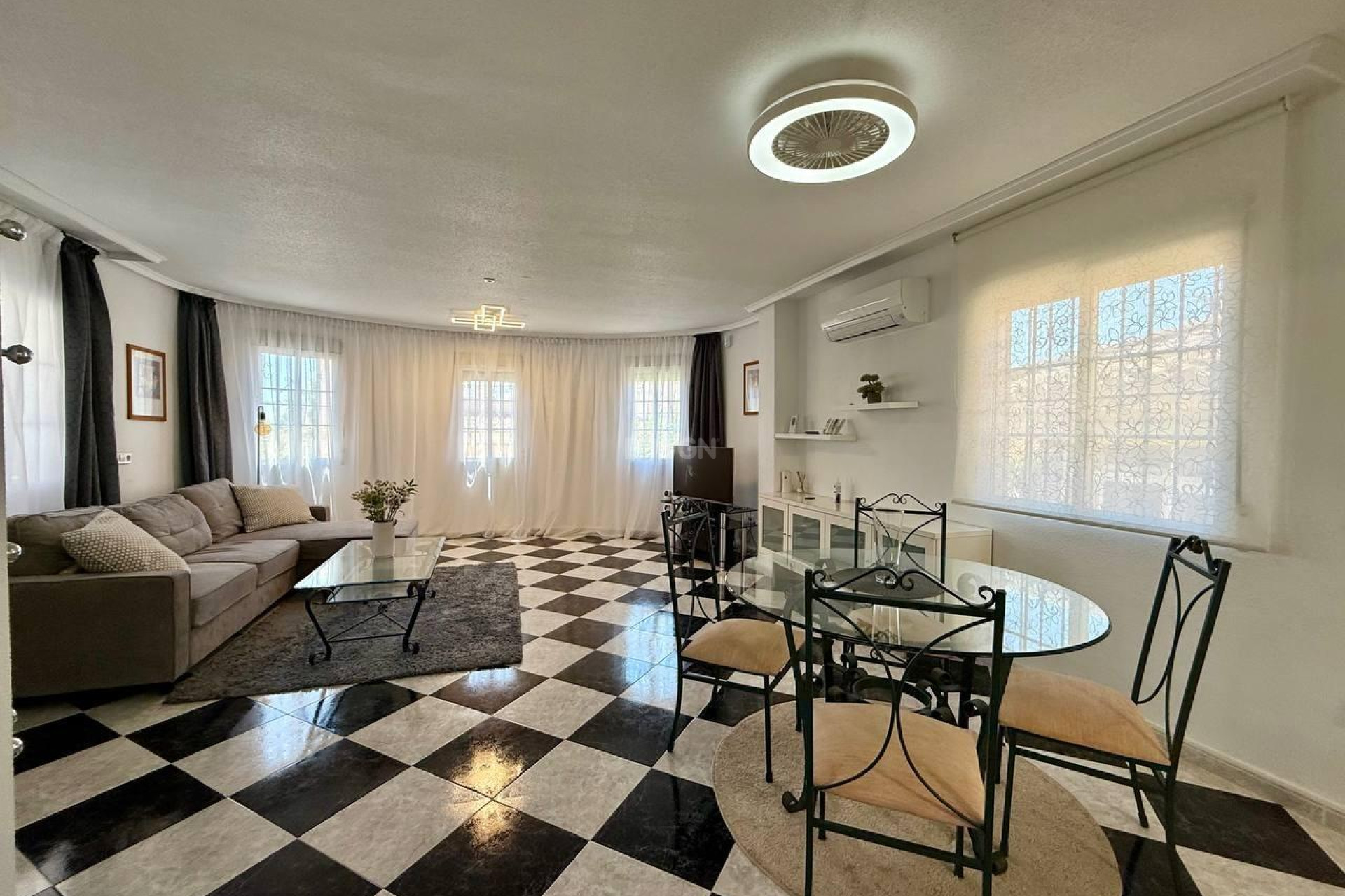 Odsprzedaż - Villa - Orihuela Costa - Playa Flamenca