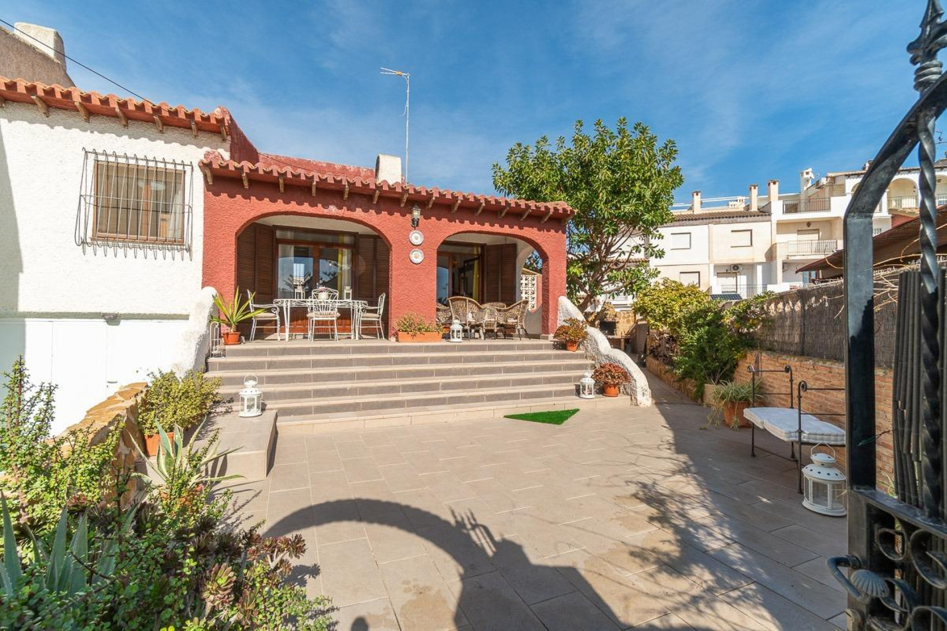 Odsprzedaż - Villa - Orihuela Costa - Punta Prima