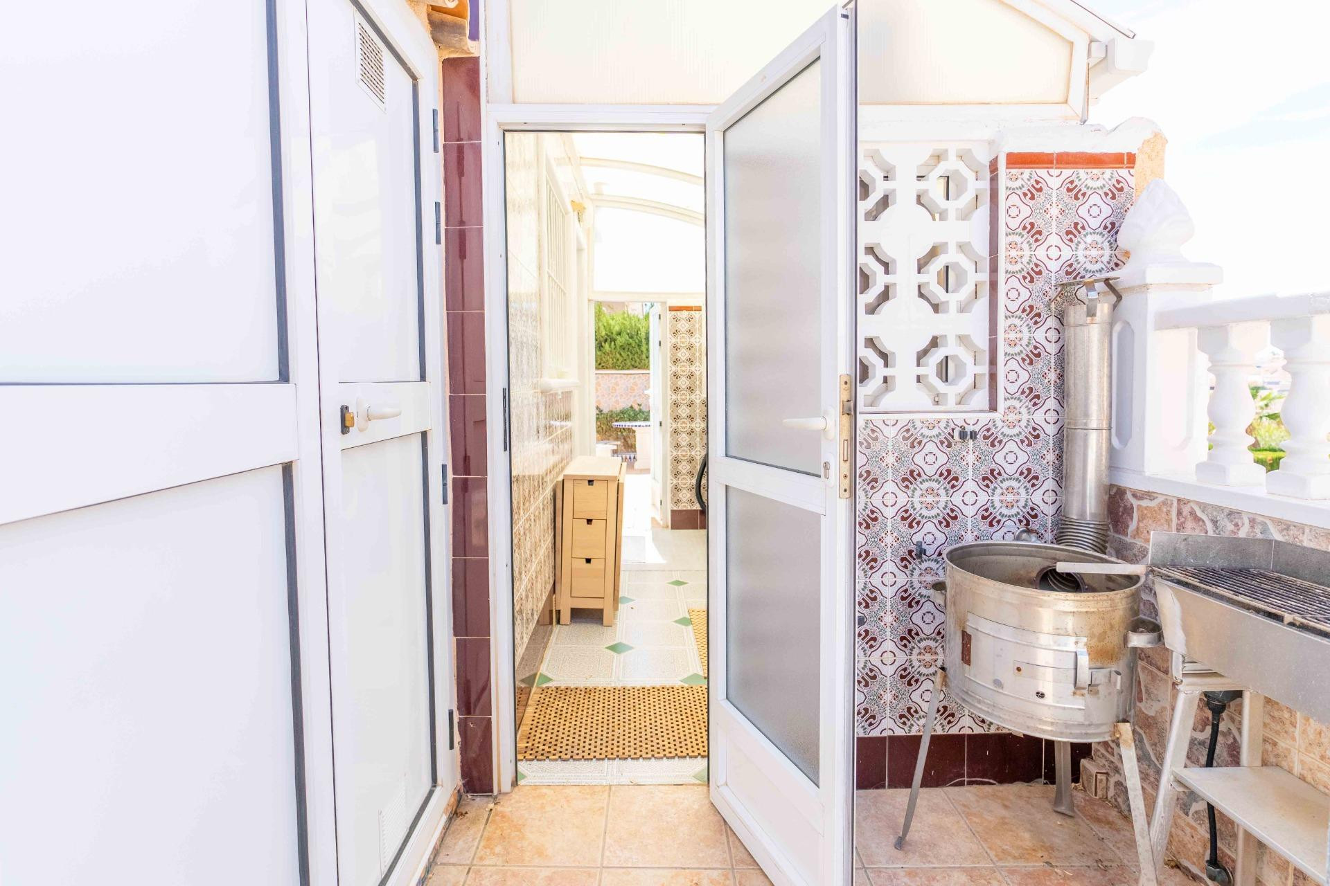 Odsprzedaż - Villa - Orihuela Costa - Punta Prima