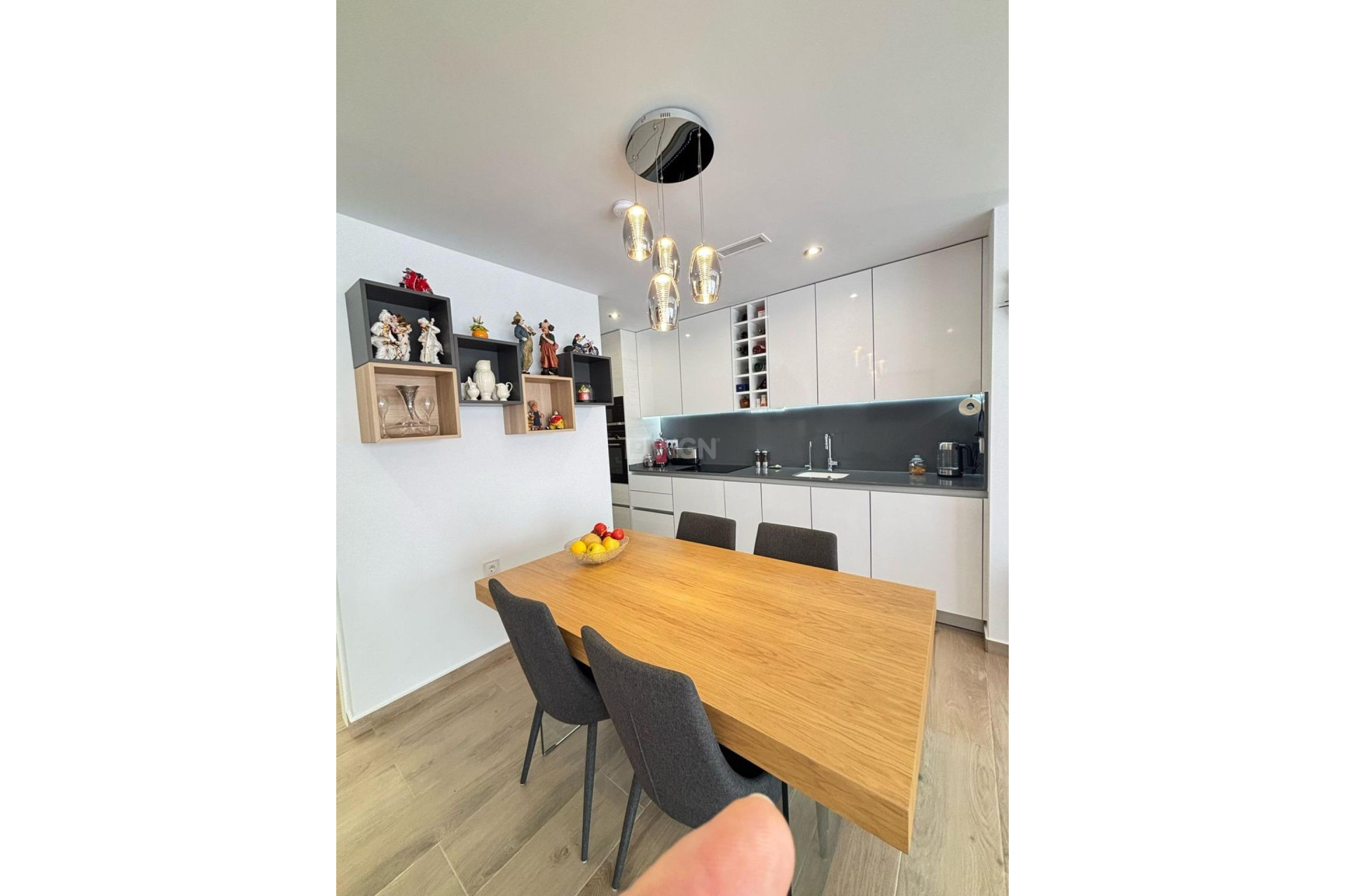 Odsprzedaż - Villa - Orihuela Costa - Villamartín-las Filipinas