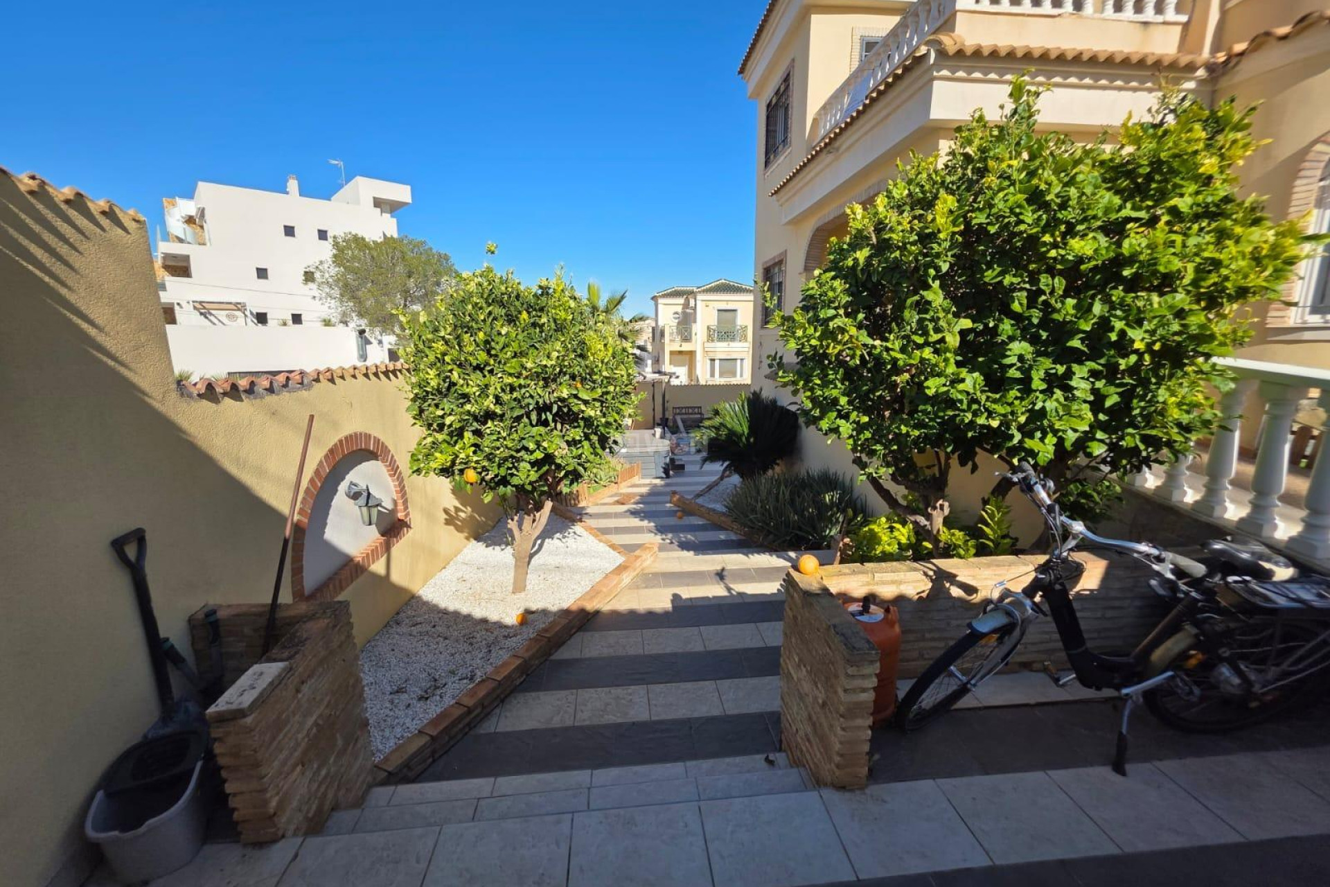 Odsprzedaż - Villa - Orihuela Costa - Villamartín-las Filipinas