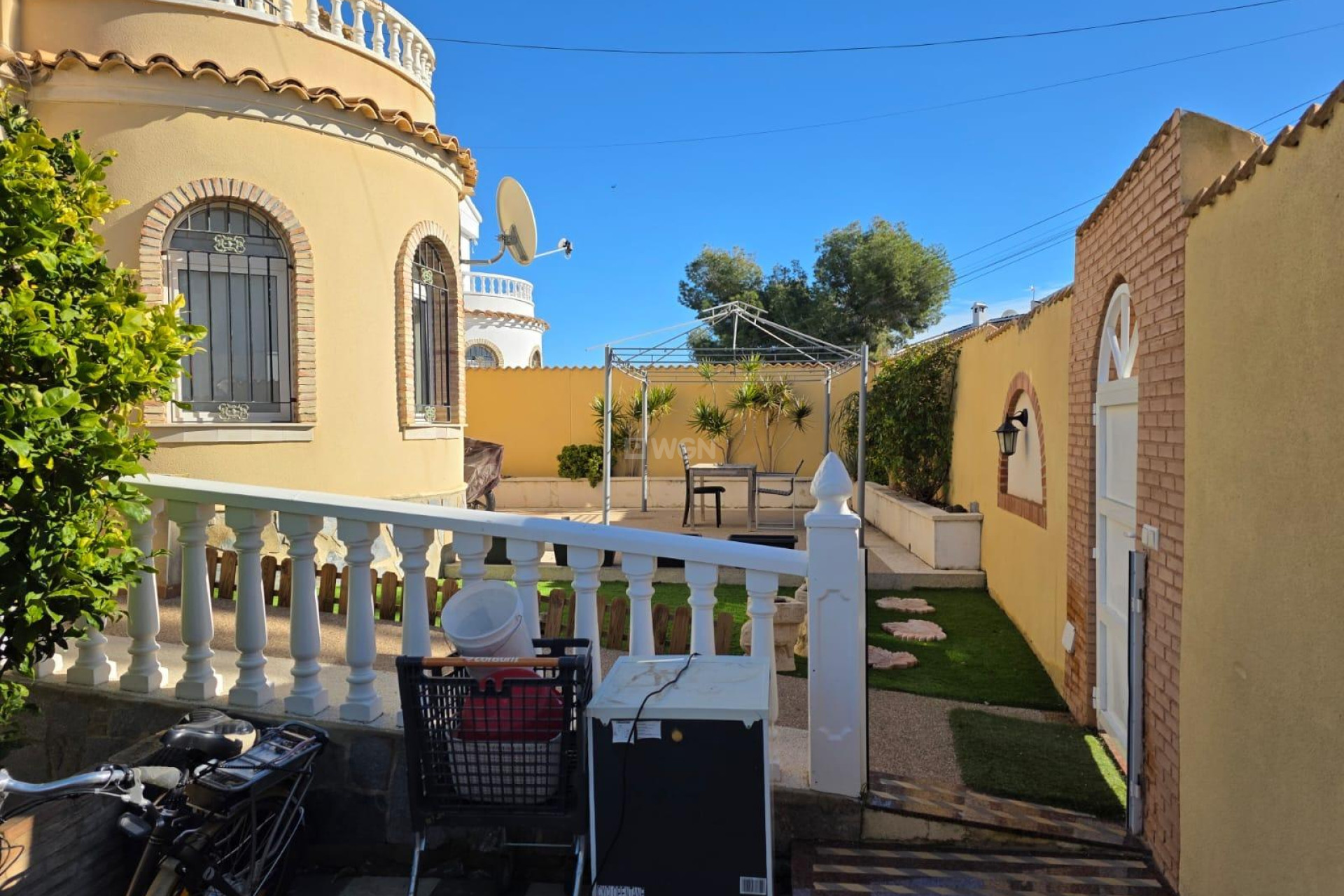 Odsprzedaż - Villa - Orihuela Costa - Villamartín-las Filipinas