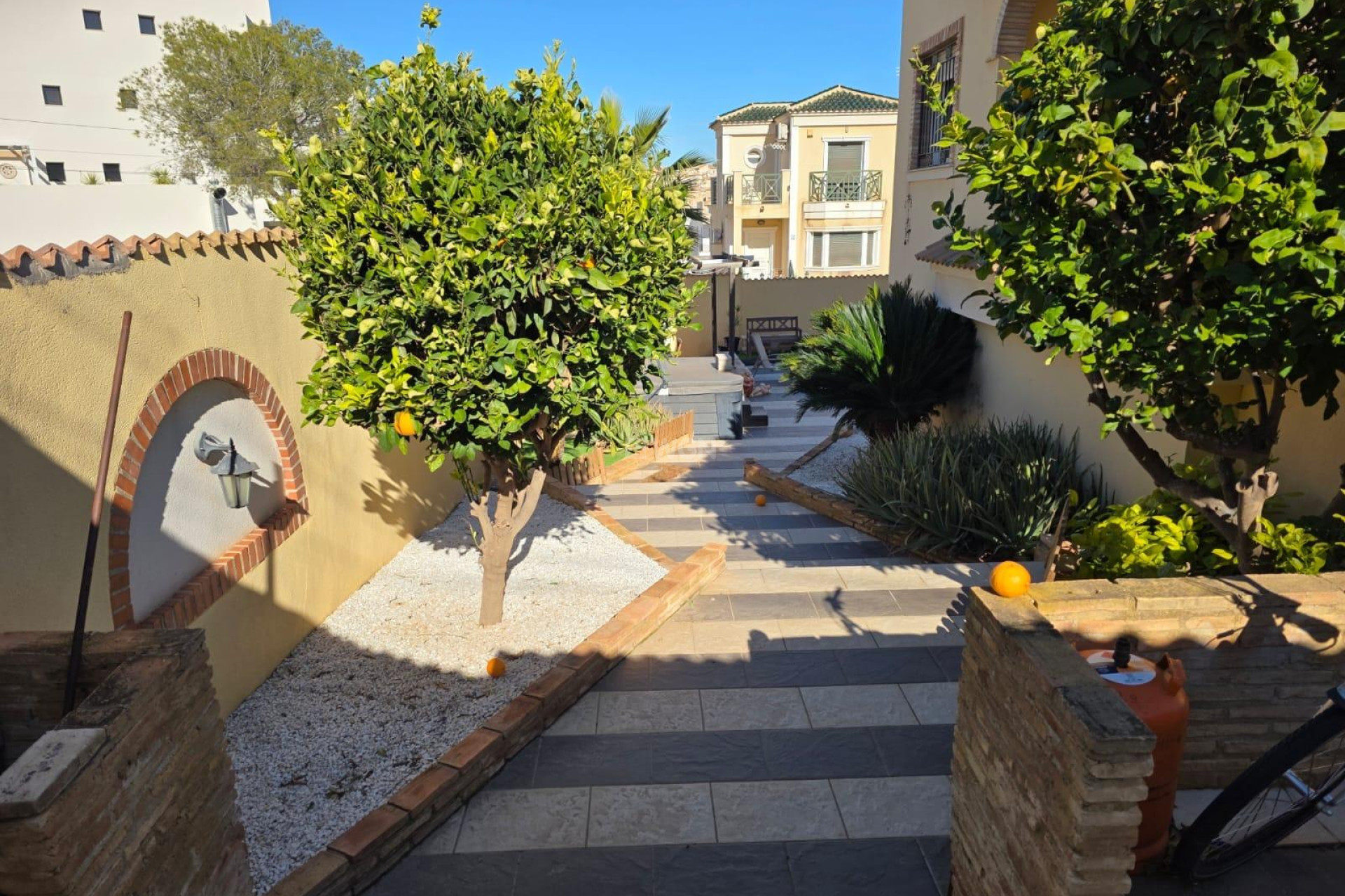 Odsprzedaż - Villa - Orihuela Costa - Villamartín-las Filipinas