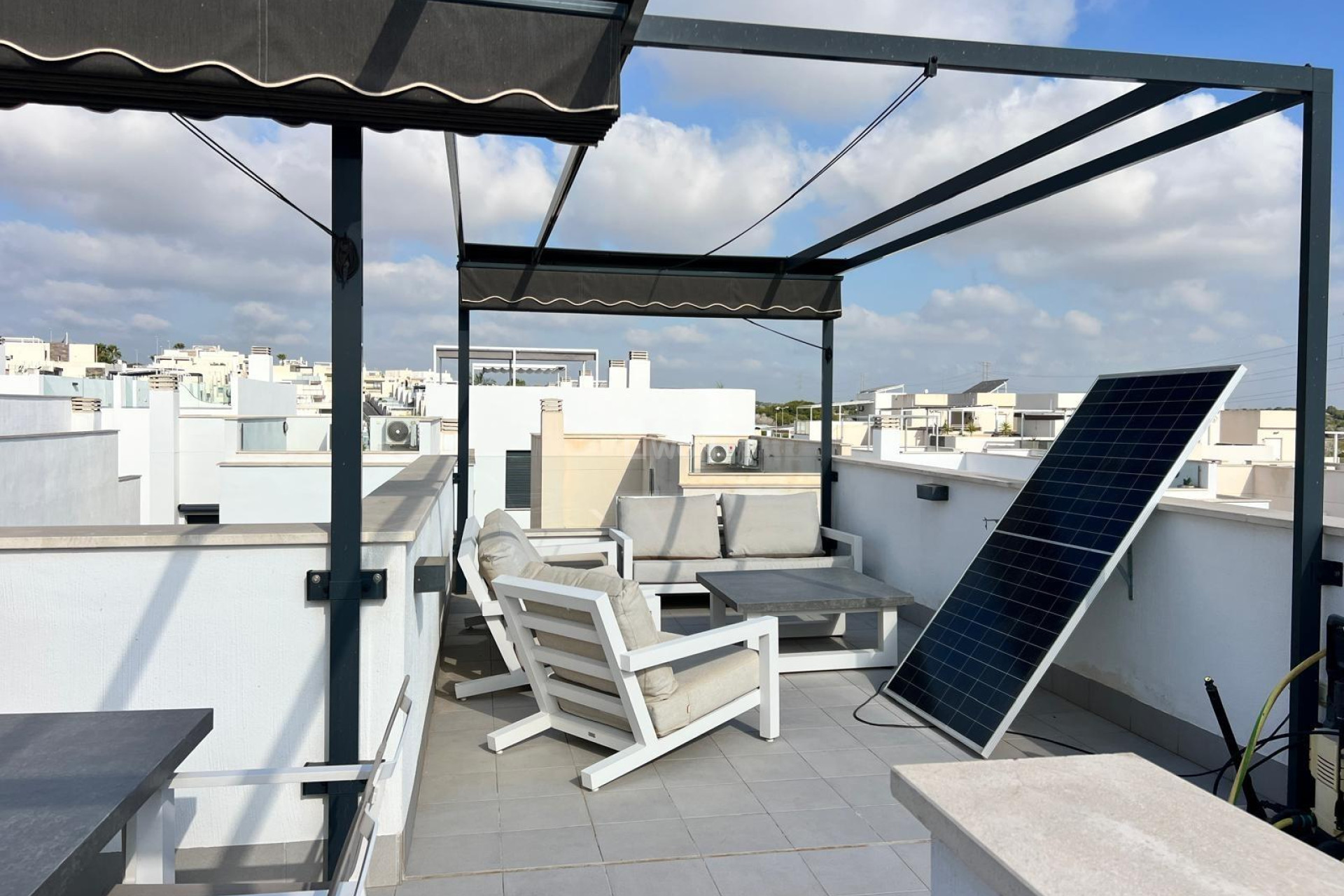 Odsprzedaż - Villa - Orihuela Costa - Villamartín-las Filipinas