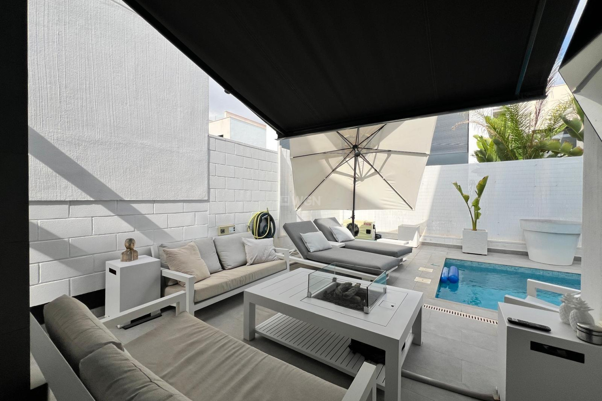 Odsprzedaż - Villa - Orihuela Costa - Villamartín-las Filipinas