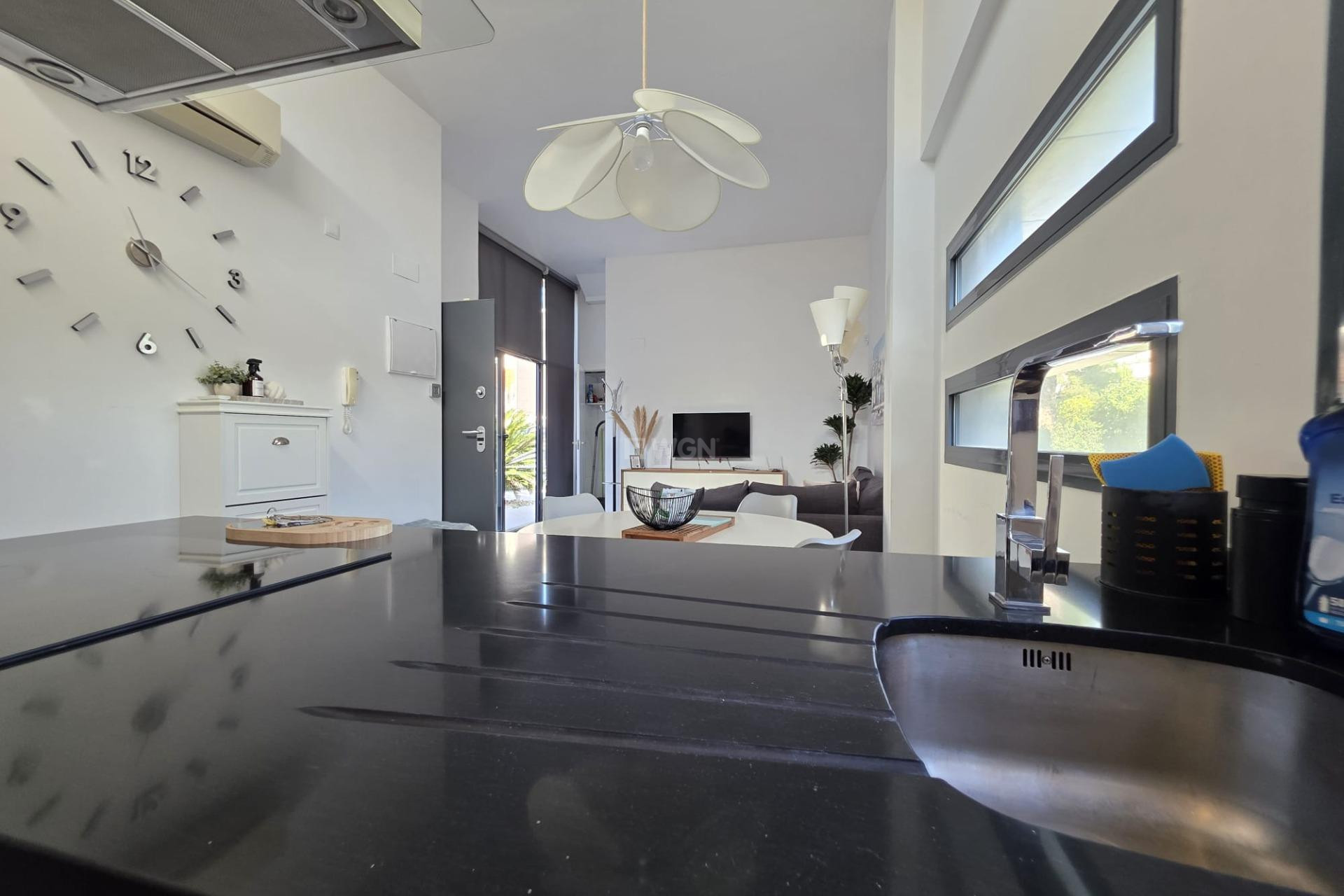 Odsprzedaż - Villa - Orihuela Costa - Villamartín