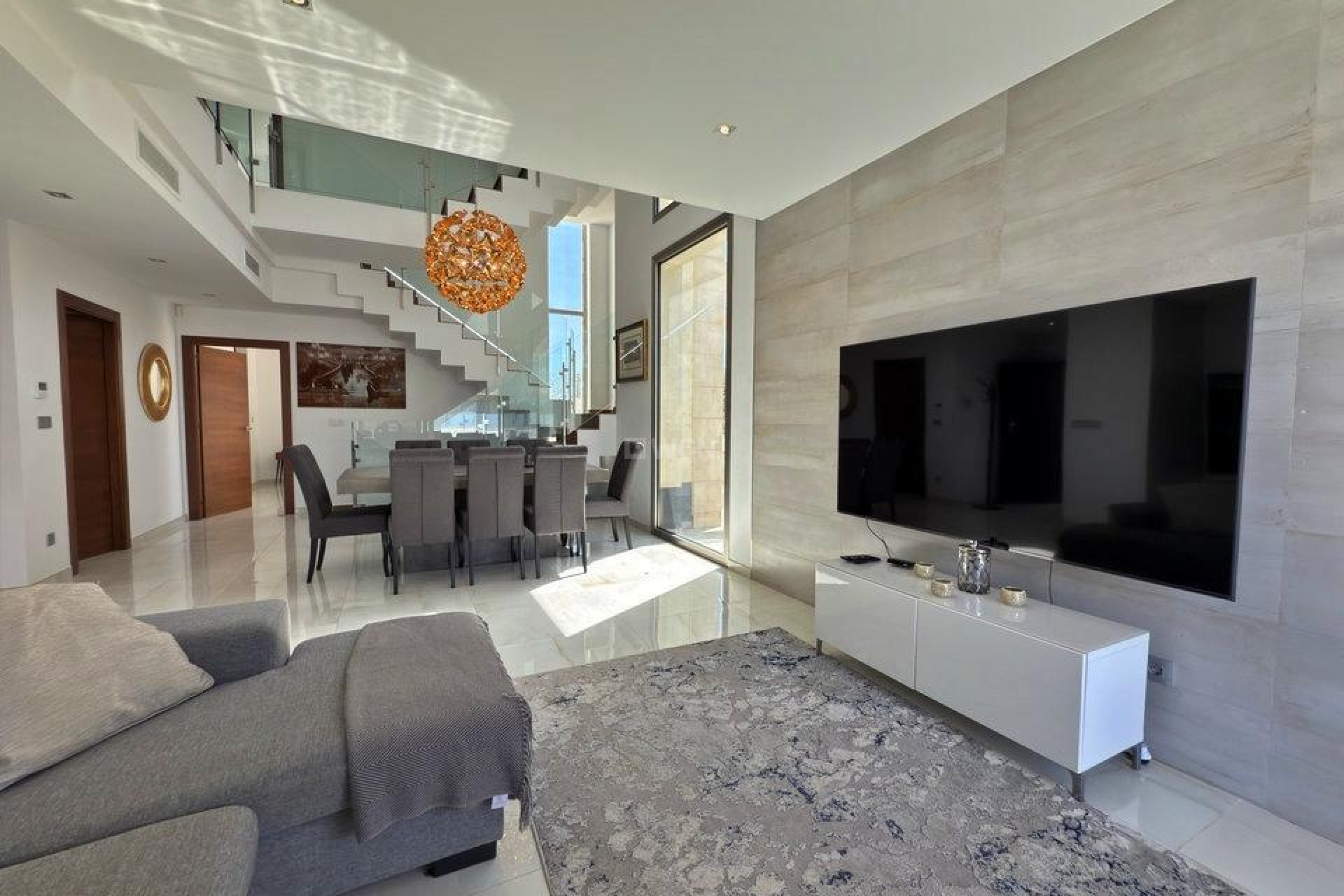 Odsprzedaż - Villa - Orihuela Costa - Villamartín