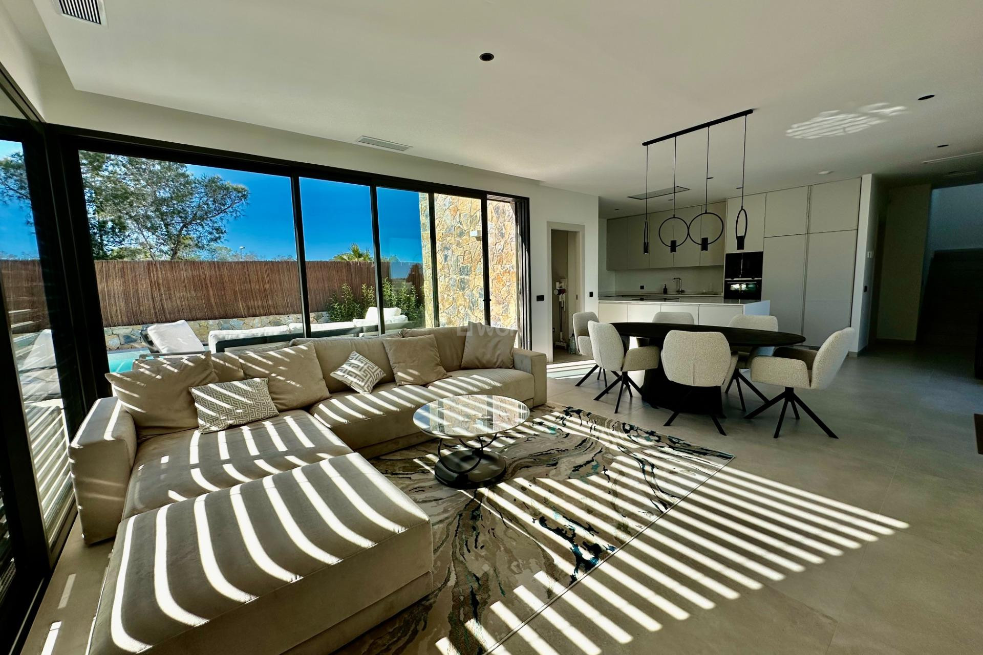 Odsprzedaż - Villa - Orihuela - Las Colinas Golf