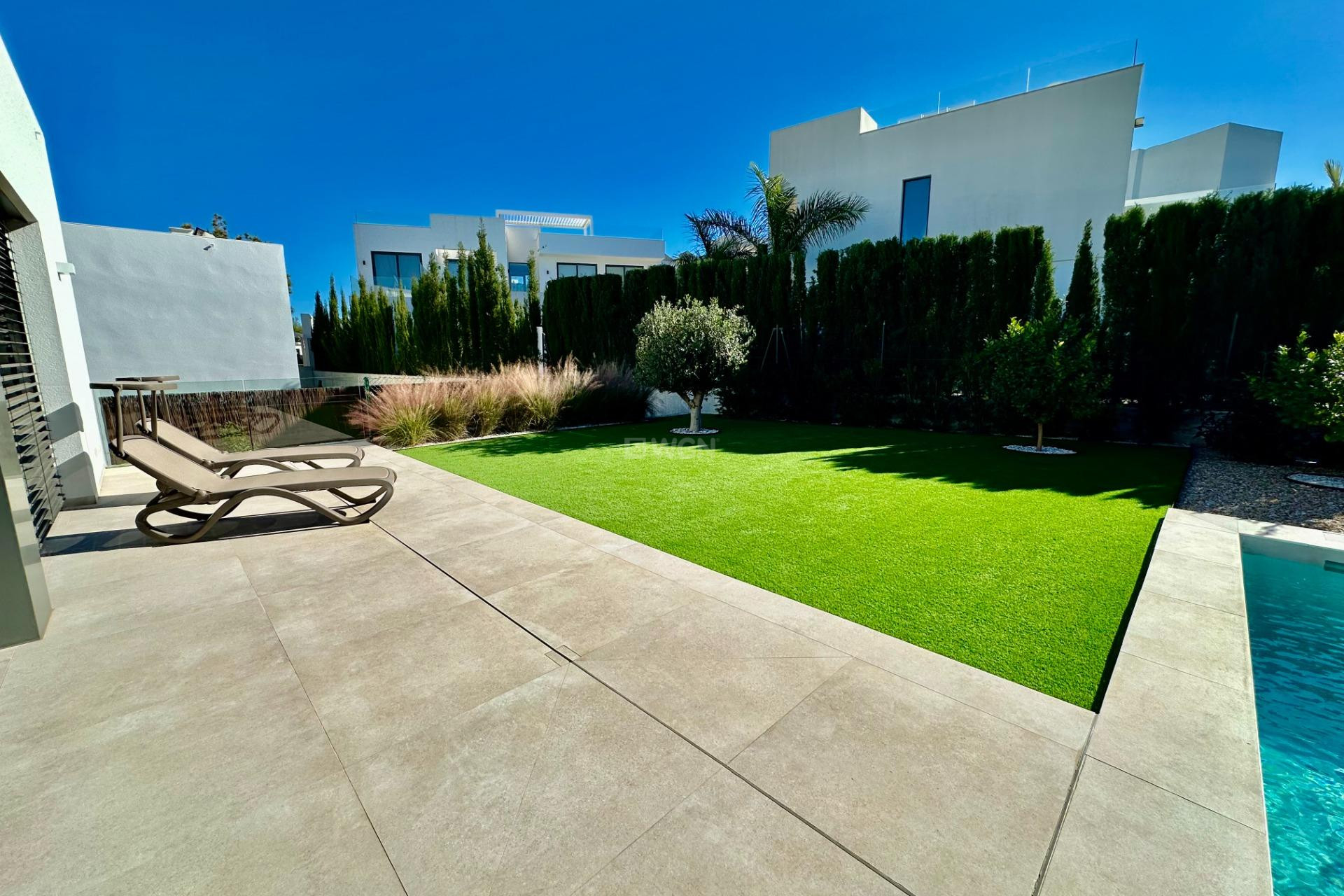 Odsprzedaż - Villa - Orihuela - Las Colinas Golf