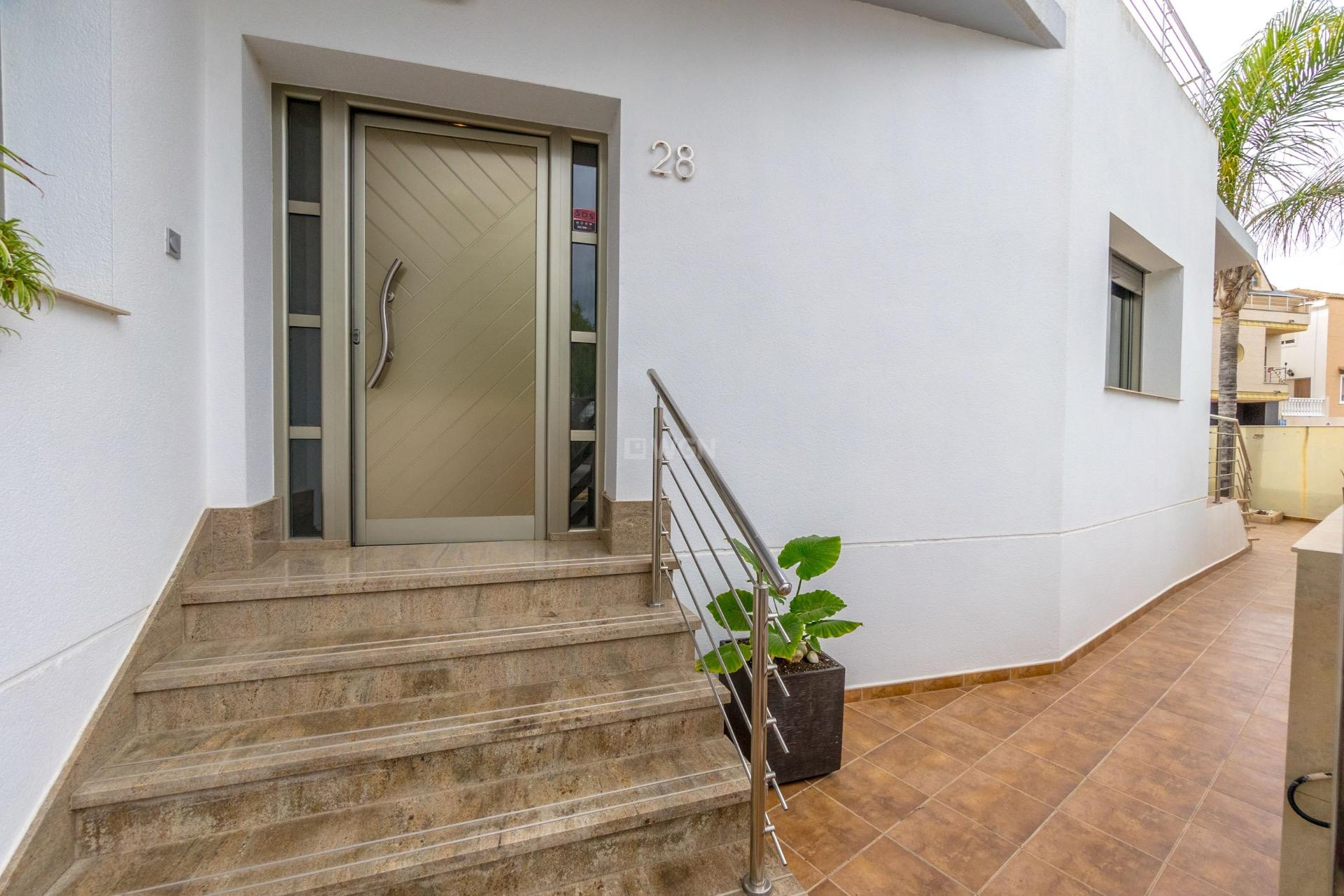 Odsprzedaż - Villa - Rojales