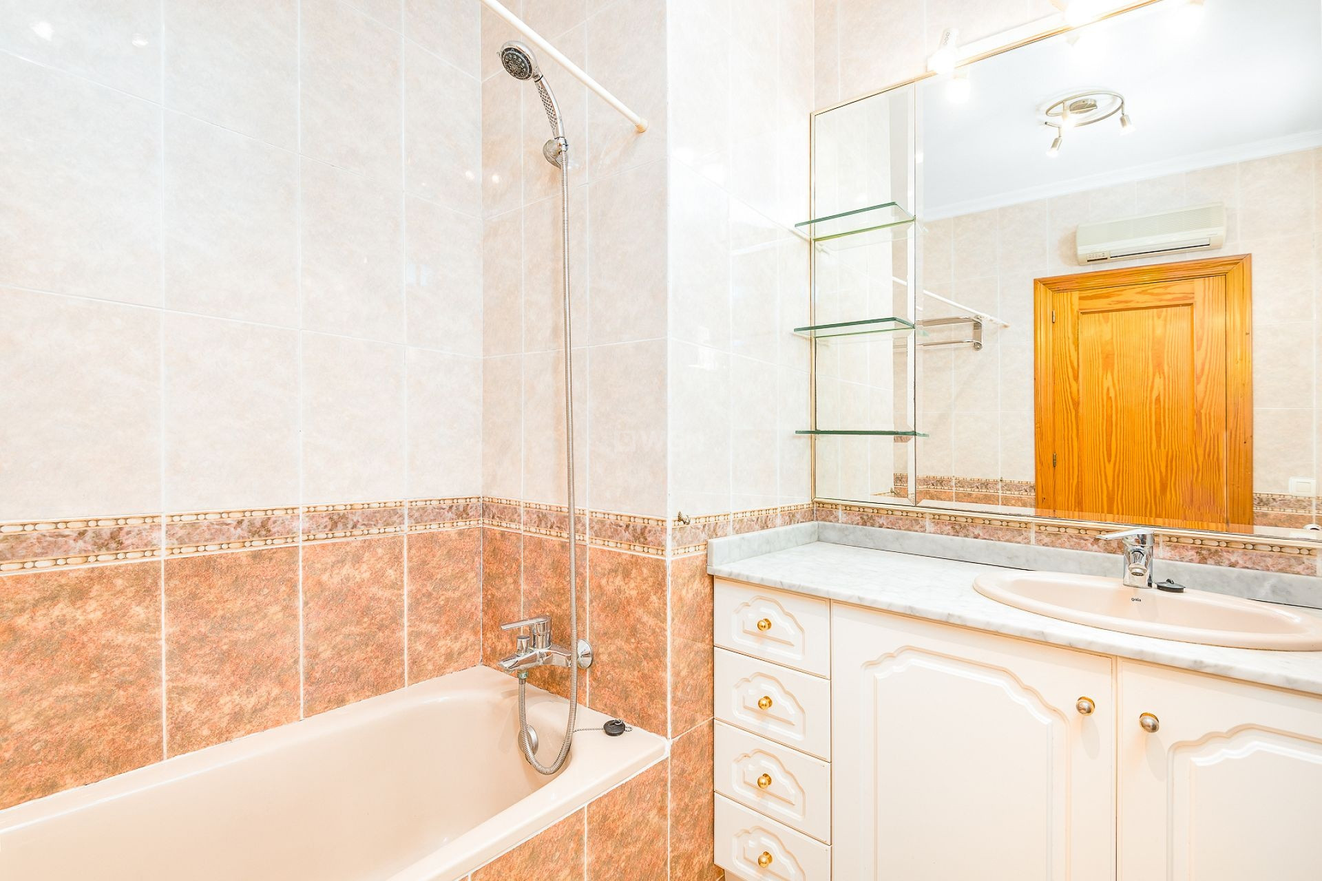 Odsprzedaż - Villa - Torrevieja - Costa Blanca