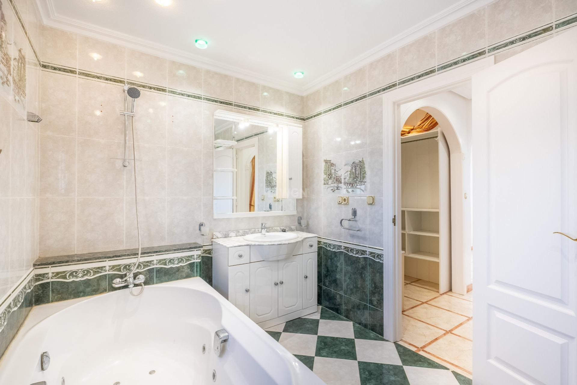 Odsprzedaż - Villa - Torrevieja - El Chaparral