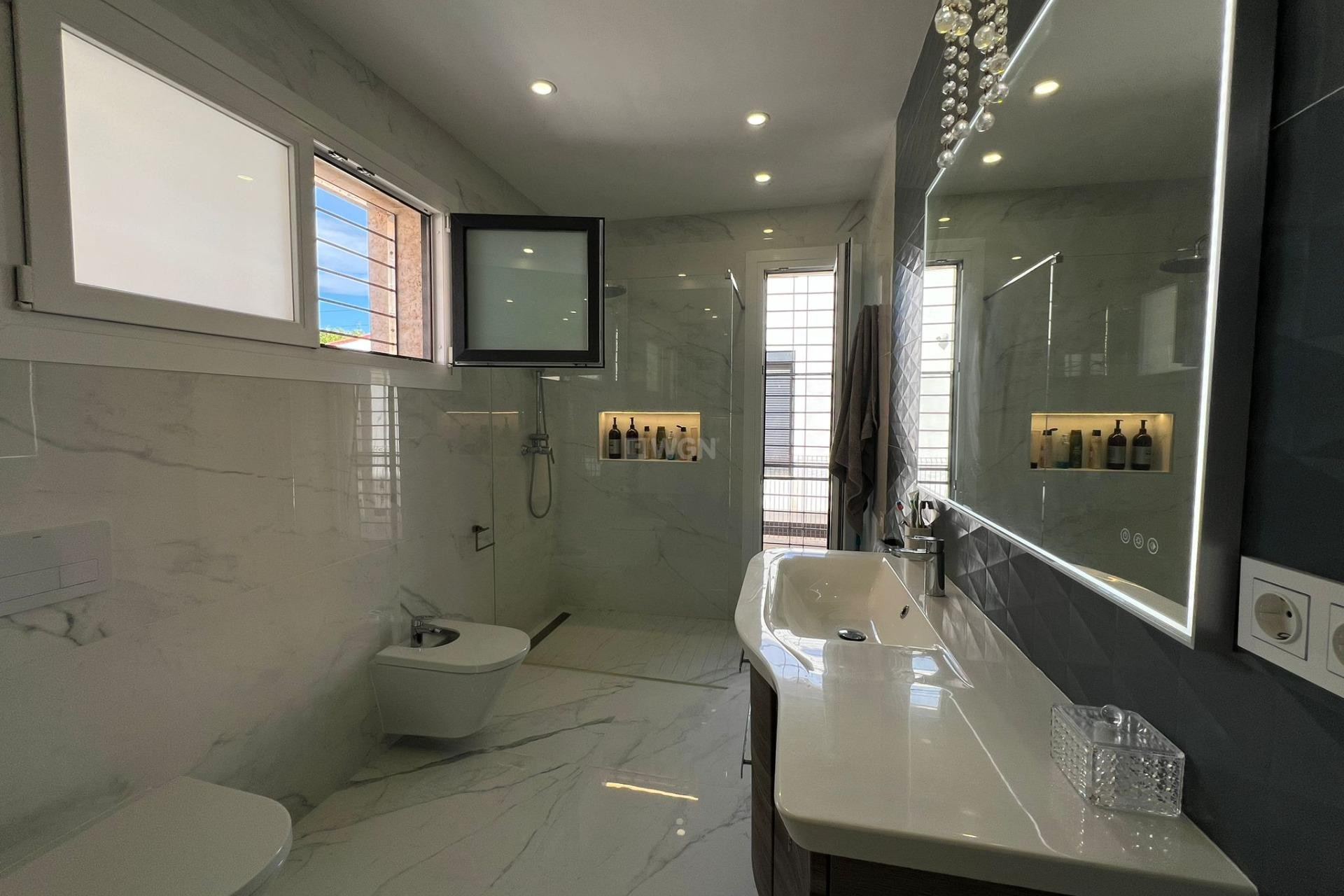 Odsprzedaż - Villa - Torrevieja - La Mata