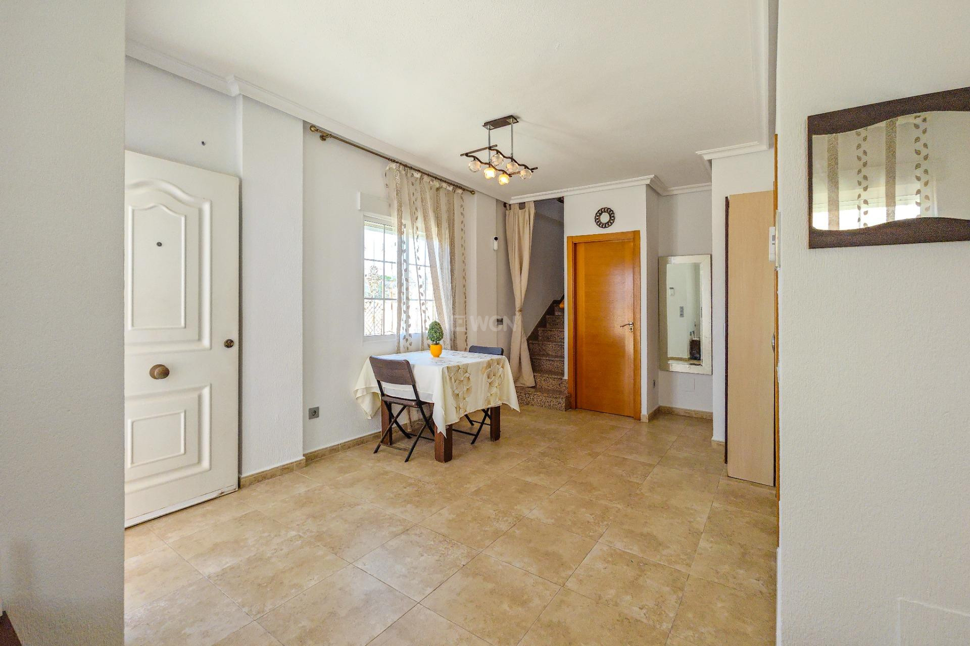 Odsprzedaż - Villa - Torrevieja - La Mata