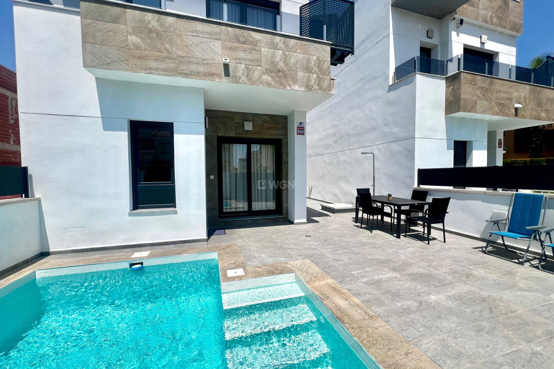 Odsprzedaż - Villa - Torrevieja - La Siesta - El Salado - Torreta