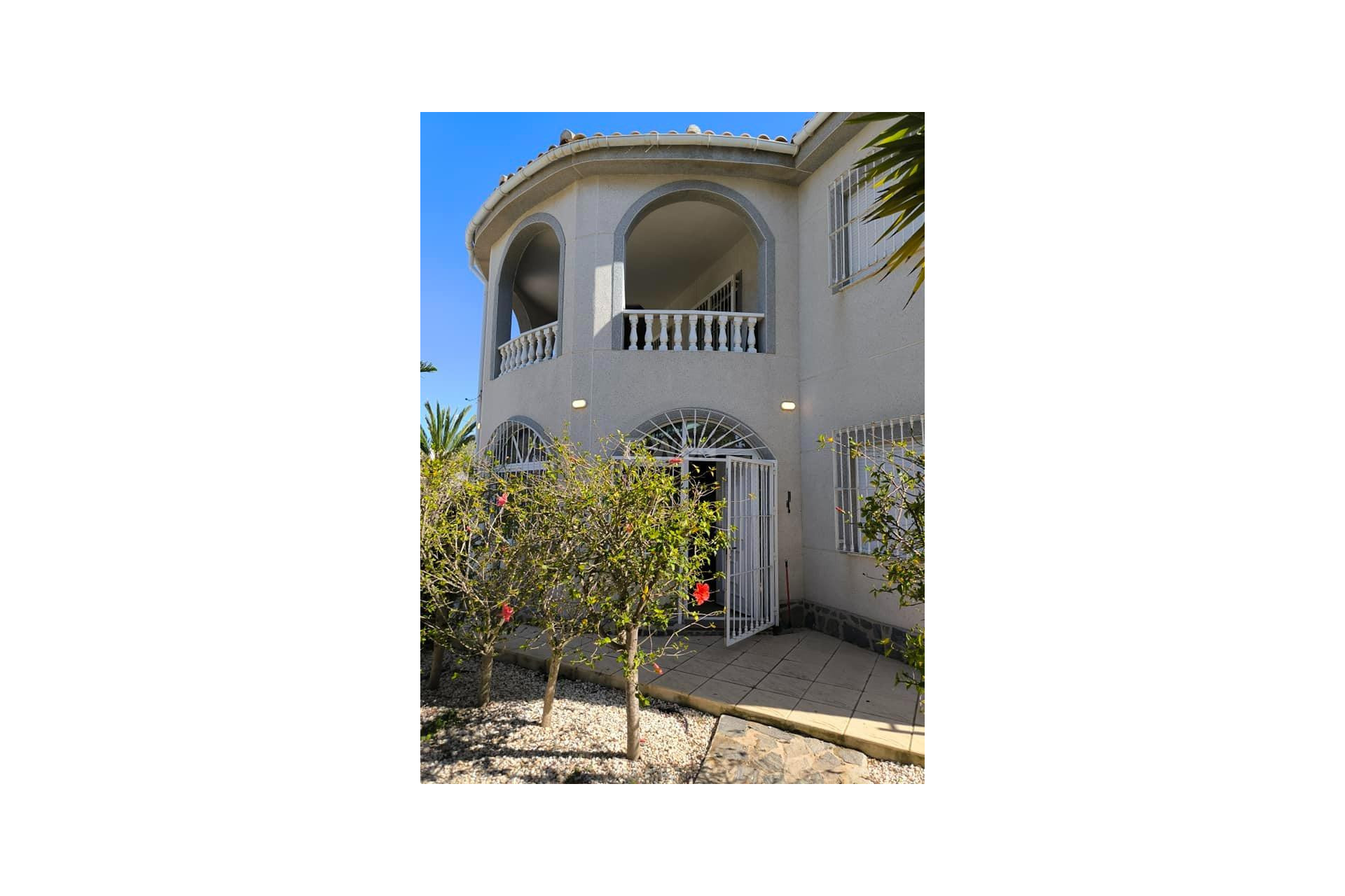 Odsprzedaż - Villa - Torrevieja - La Siesta