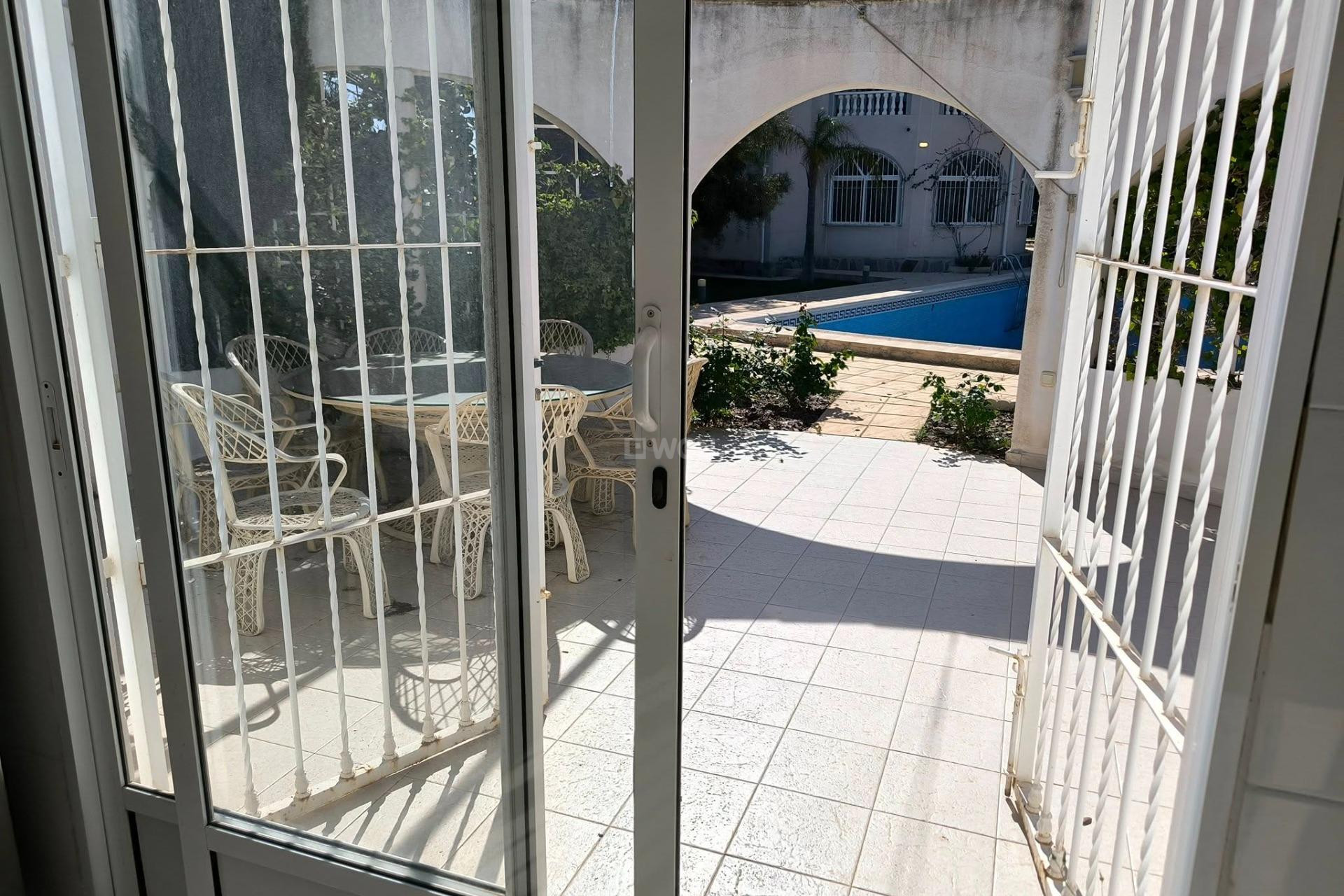 Odsprzedaż - Villa - Torrevieja - La Siesta