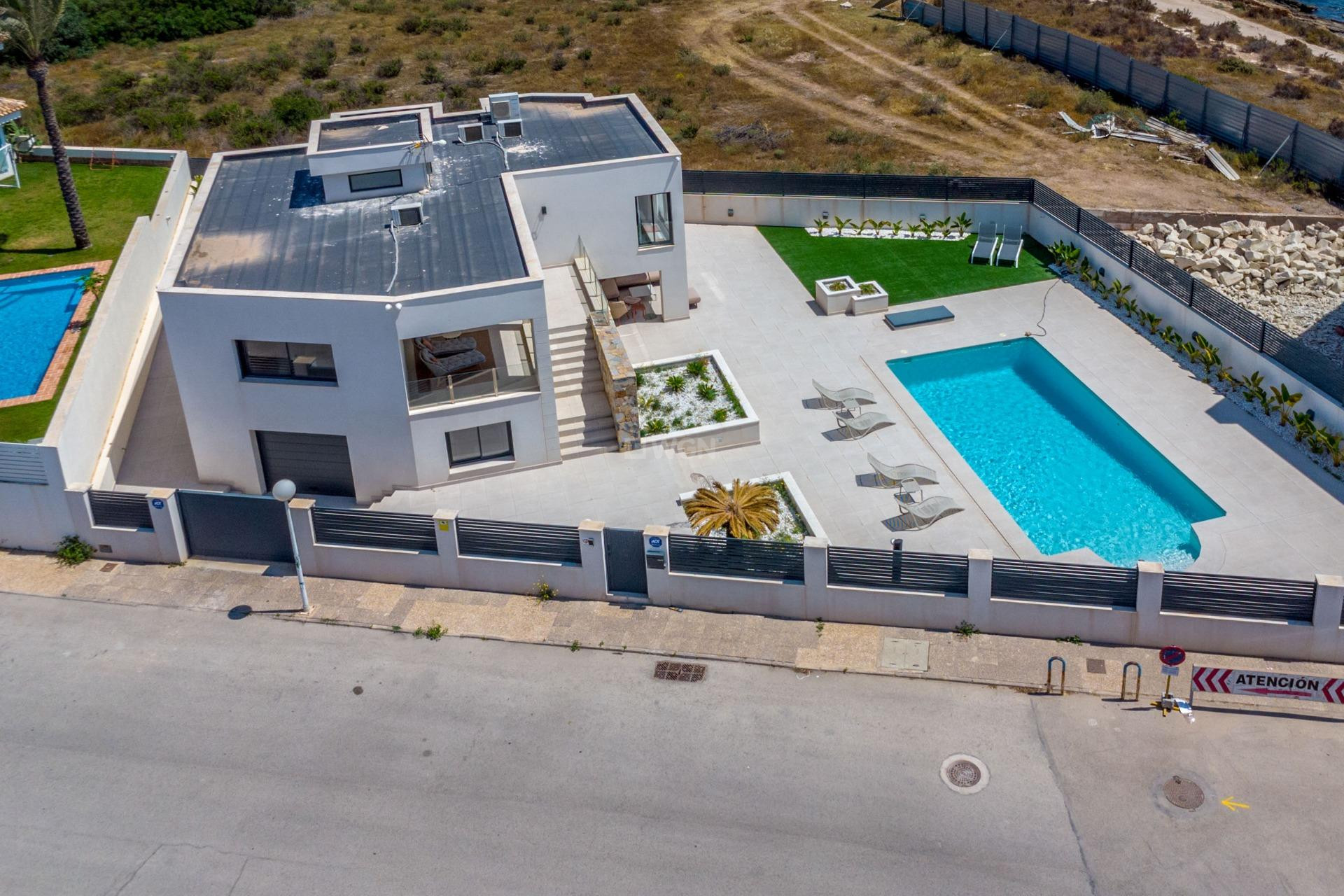 Odsprzedaż - Villa - Torrevieja - La Veleta