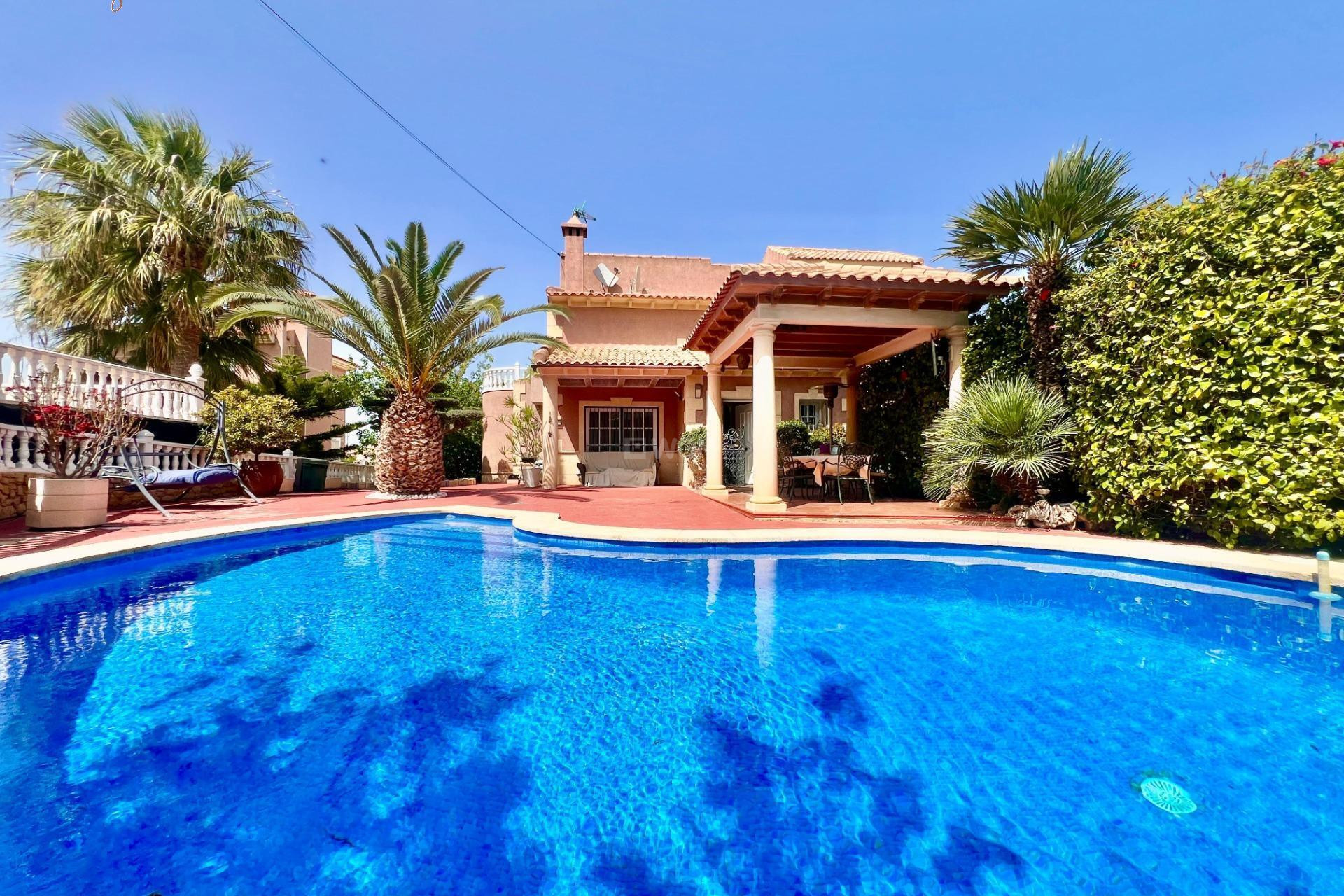 Odsprzedaż - Villa - Torrevieja - Los Balcones - Los Altos del Edén