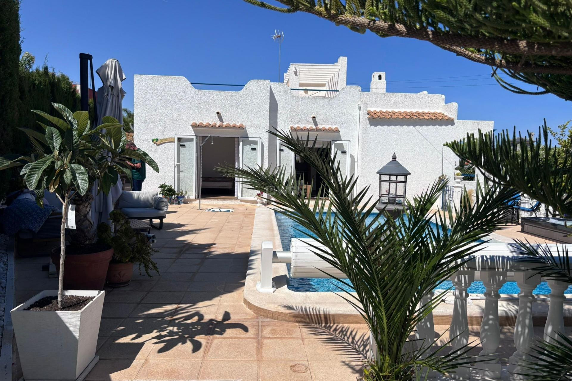Odsprzedaż - Villa - Torrevieja - Los Balcones