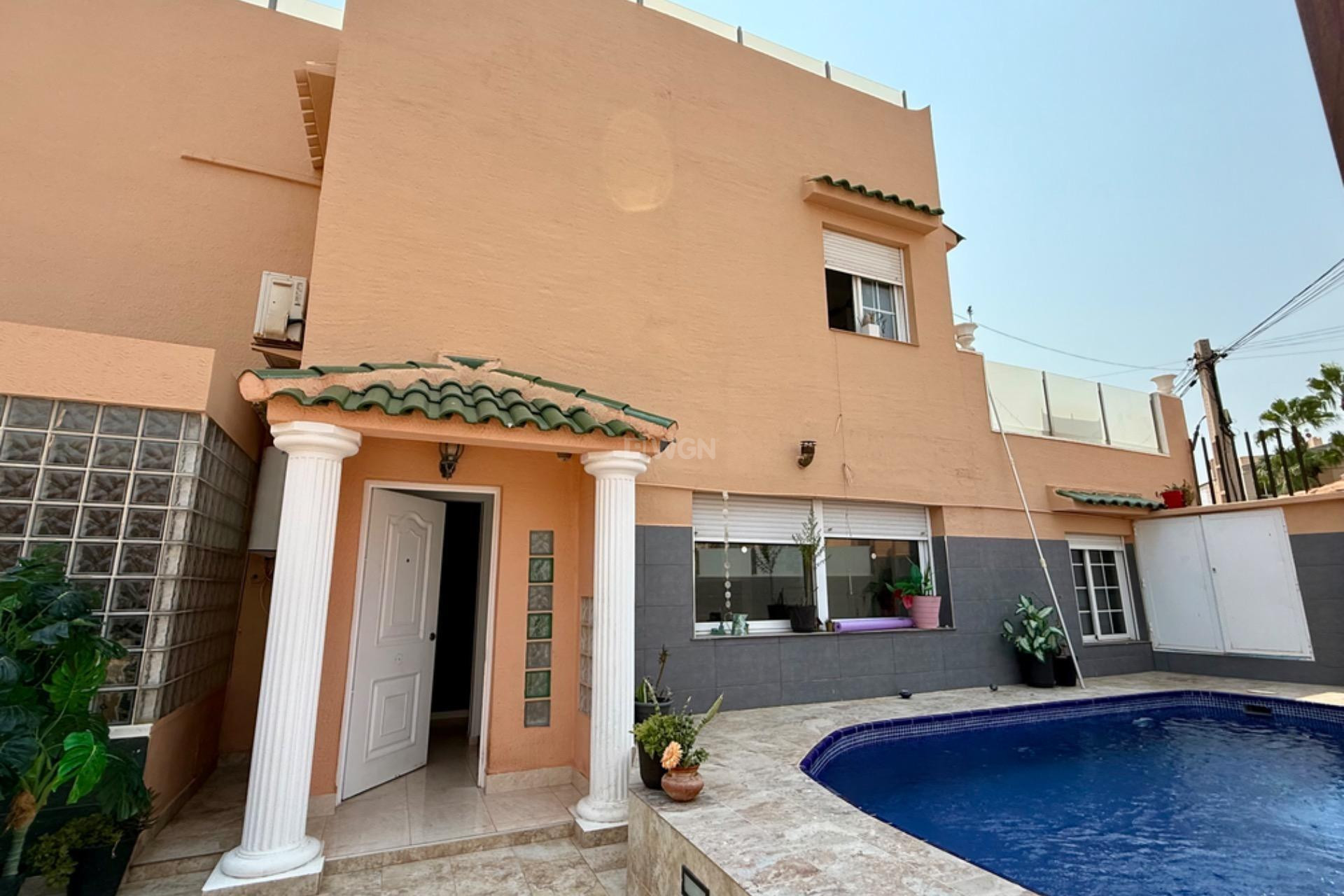 Odsprzedaż - Villa - Torrevieja - Los Frutales