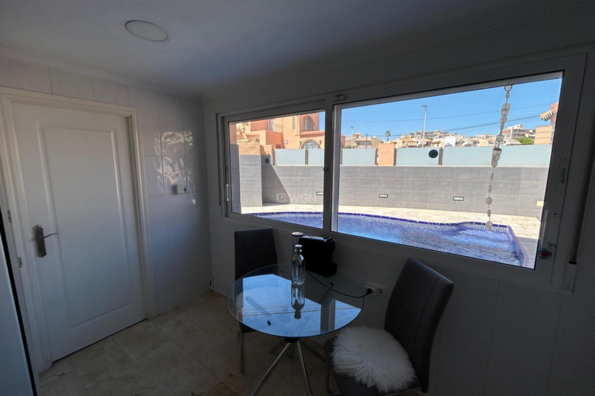 Odsprzedaż - Villa - Torrevieja - Los Frutales