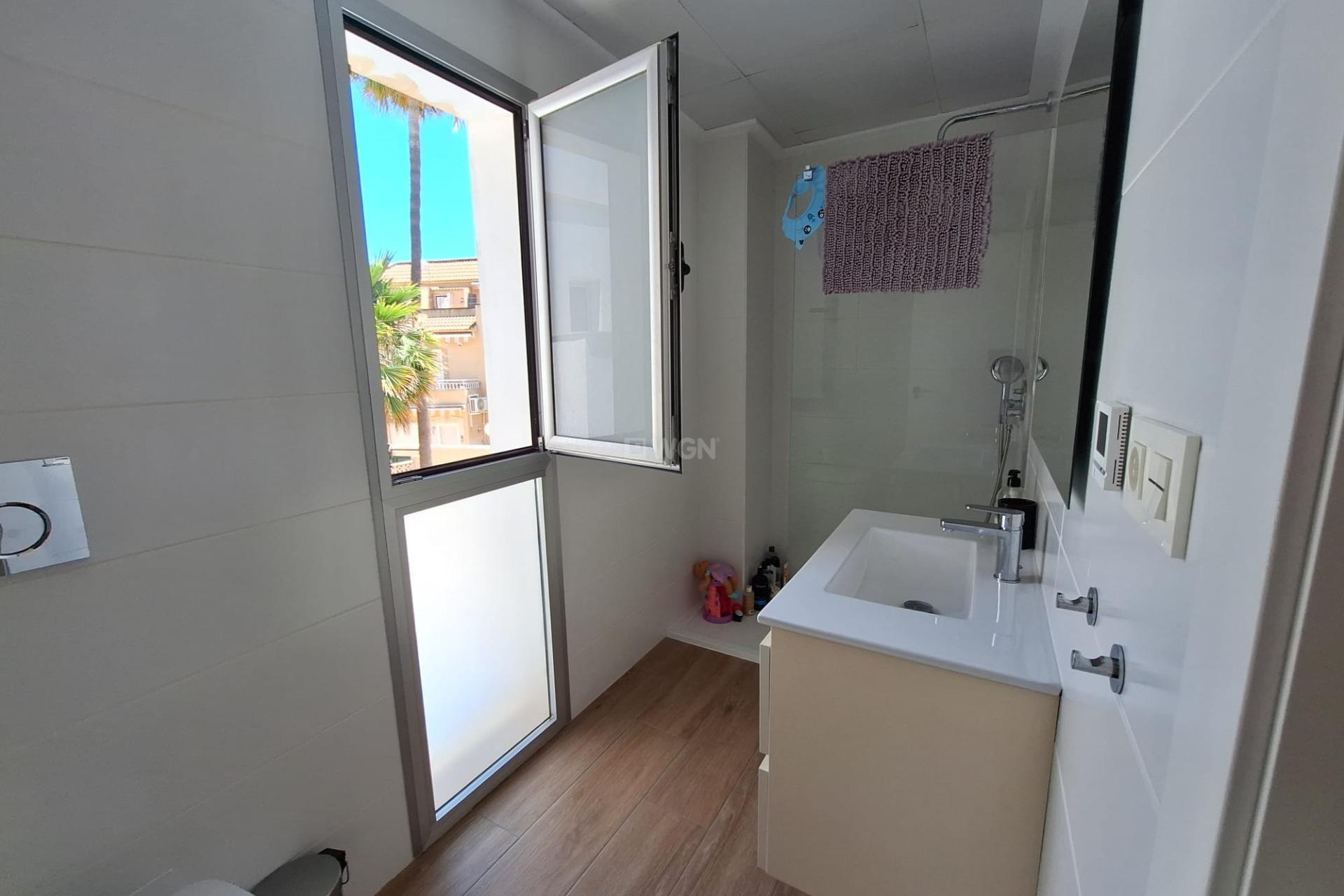 Odsprzedaż - Villa - Torrevieja - Los Frutales