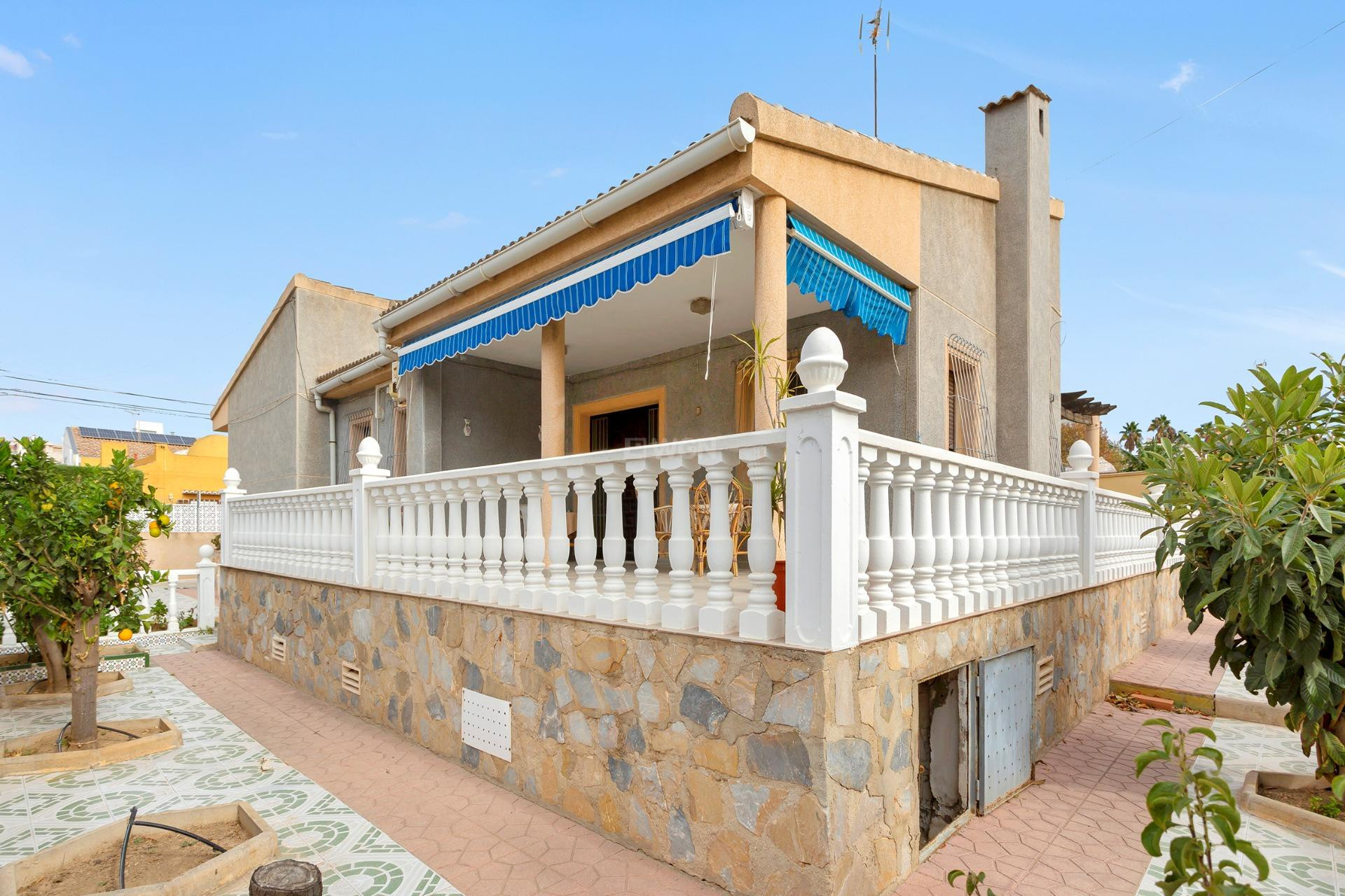 Odsprzedaż - Villa - Torrevieja - Nueva Torrevieja