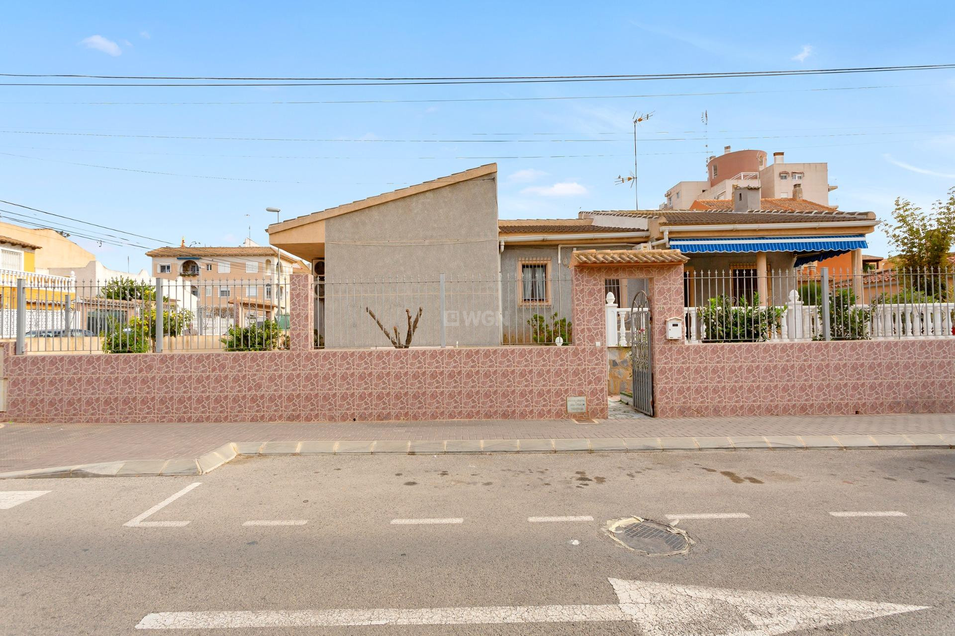 Odsprzedaż - Villa - Torrevieja - Nueva Torrevieja